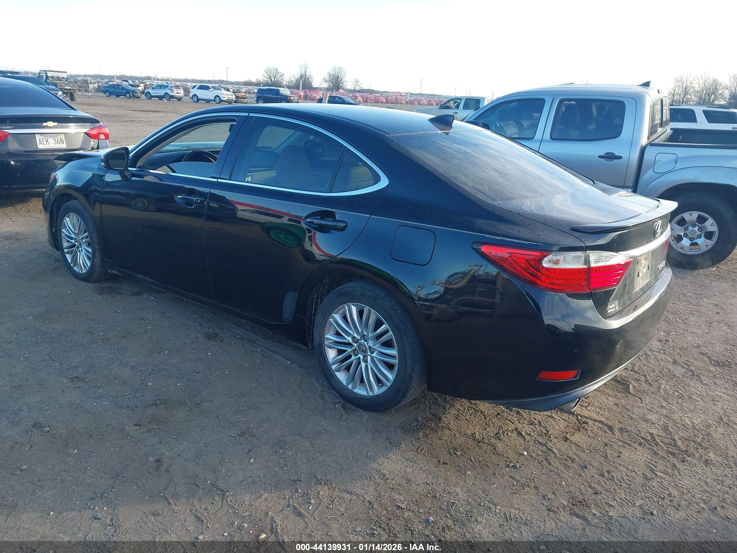 LEXUS ES image 3