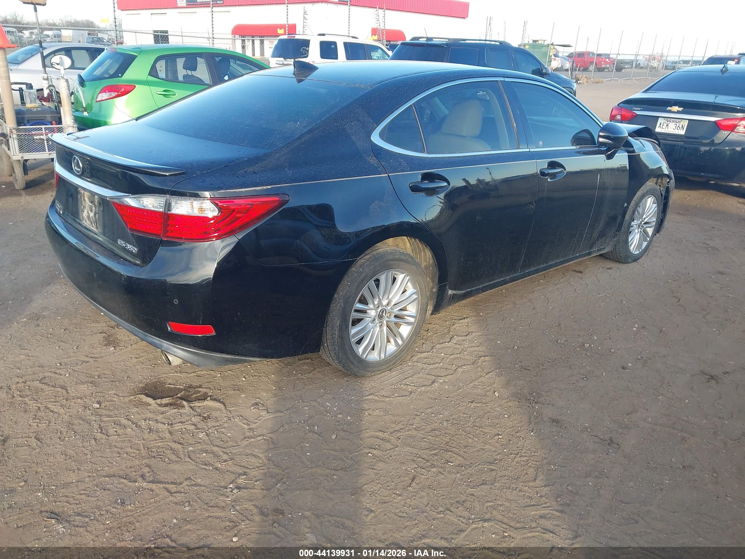LEXUS ES image 4