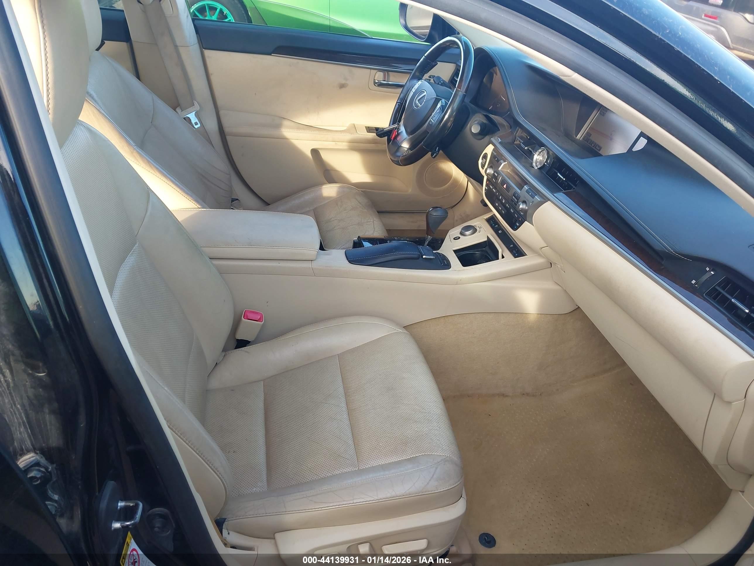 LEXUS ES image 5