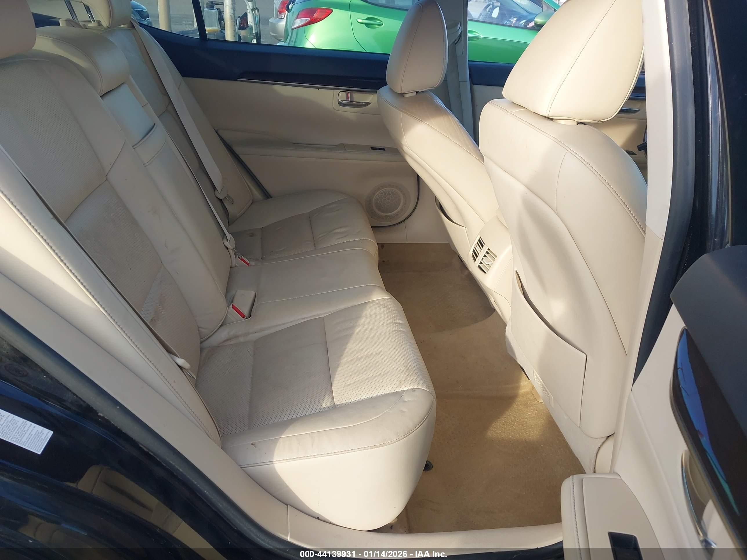 LEXUS ES image 8