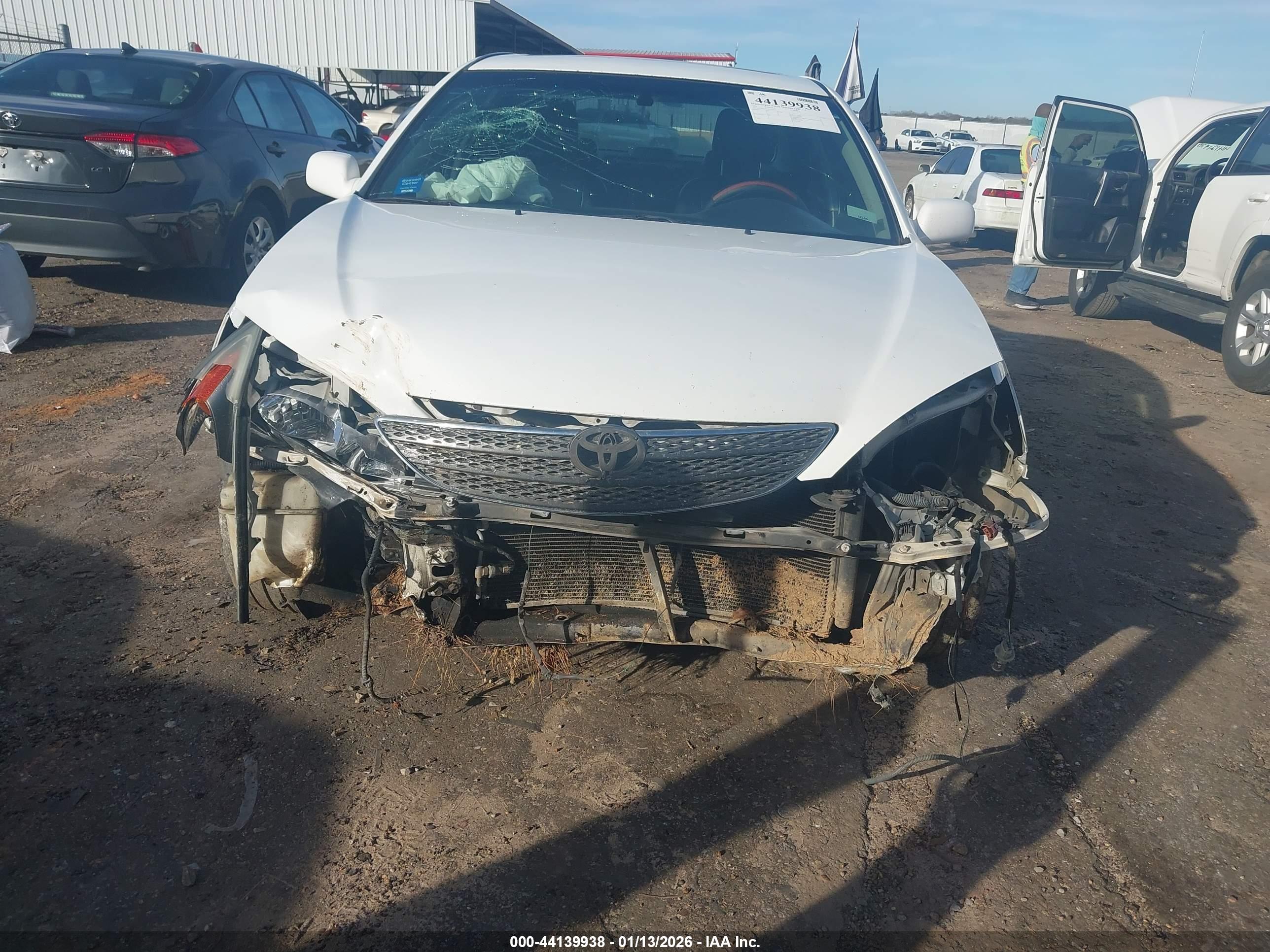 TOYOTA CAMRY image 6
