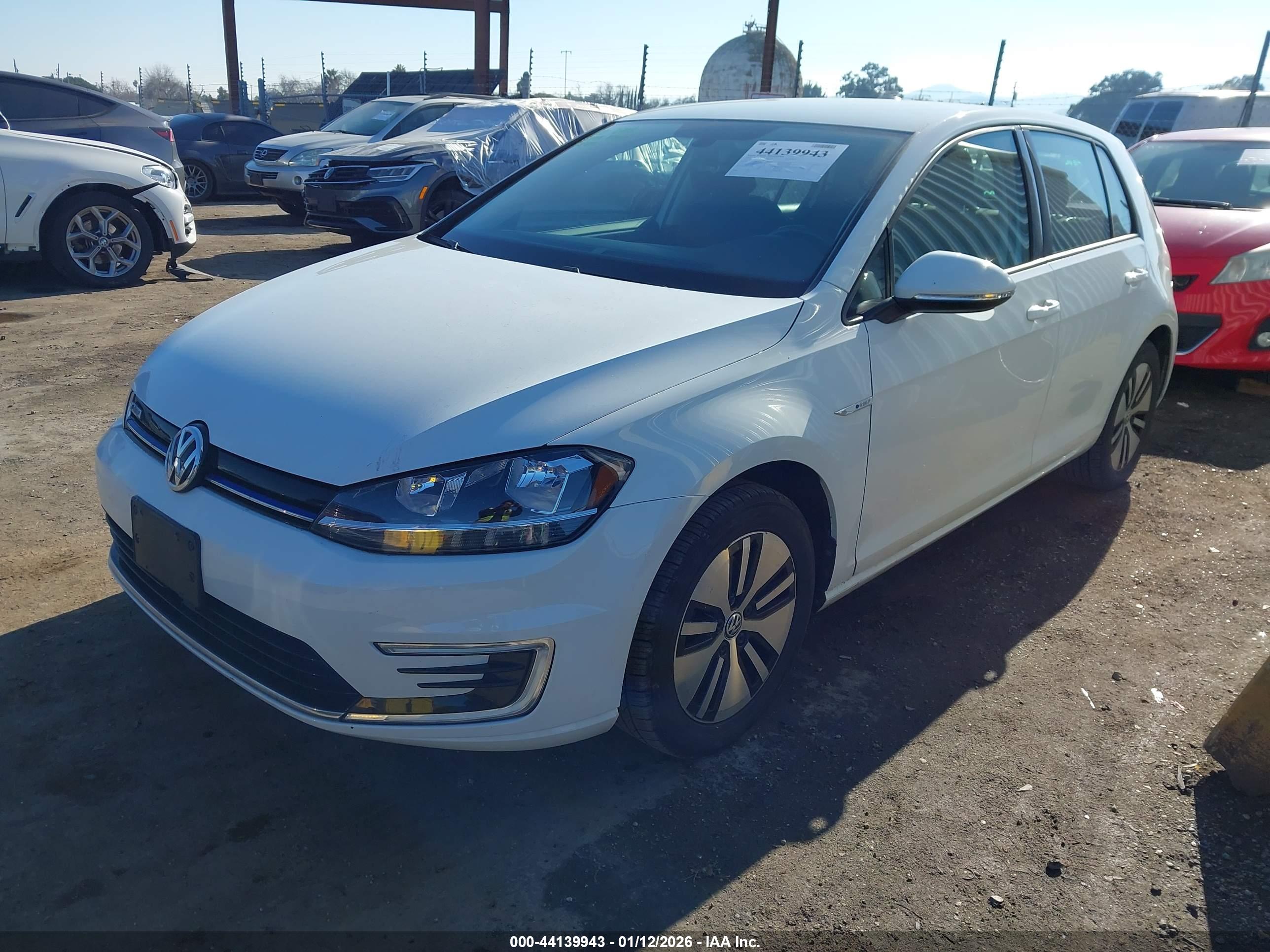 VOLKSWAGEN E-GOLF image 2
