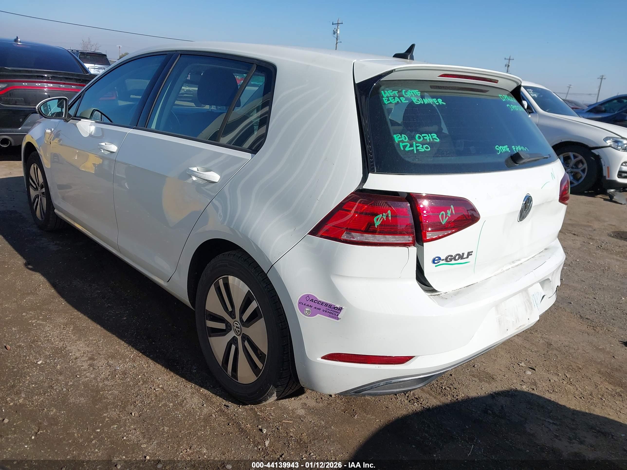 VOLKSWAGEN E-GOLF image 3