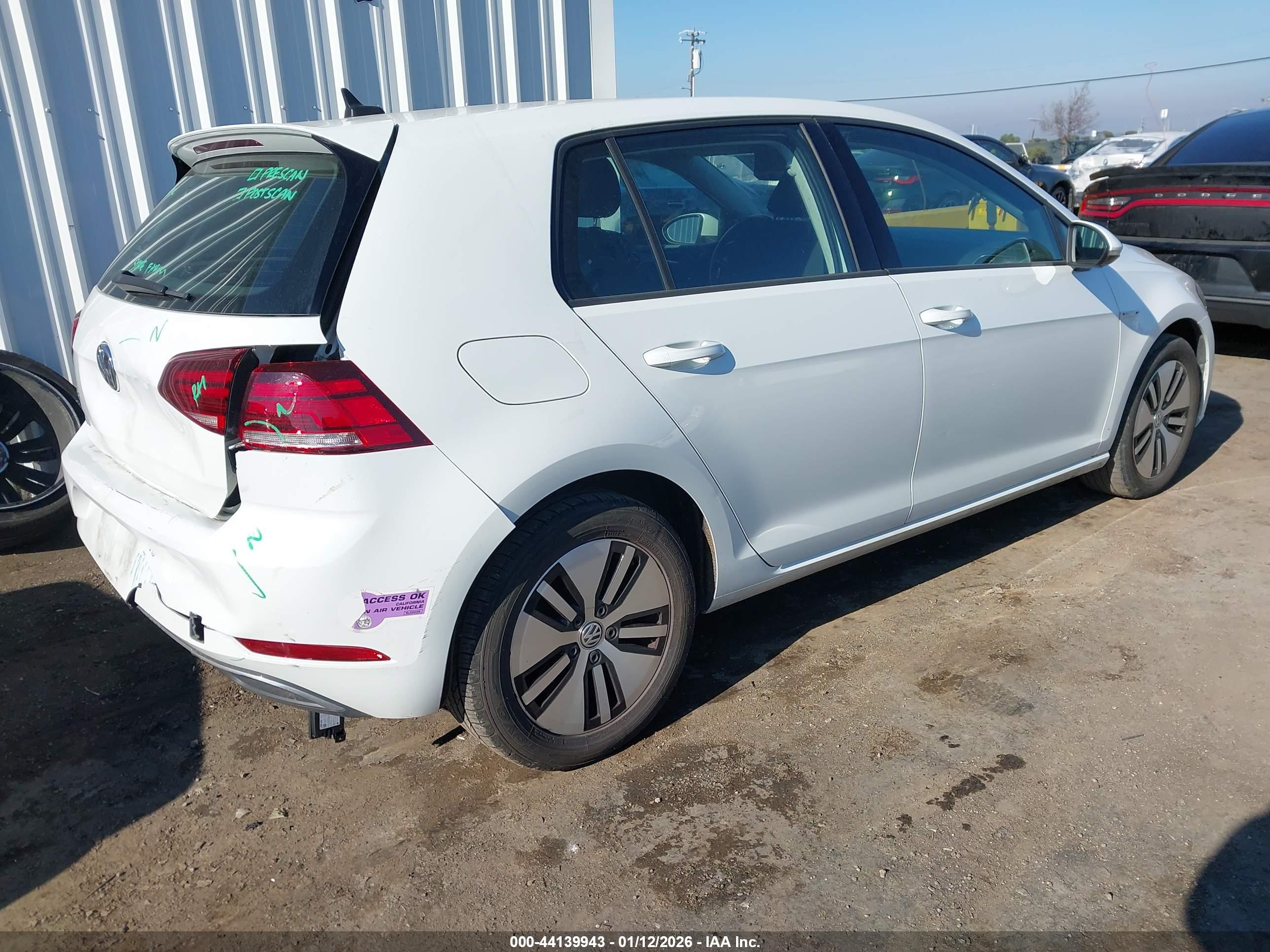 VOLKSWAGEN E-GOLF image 4