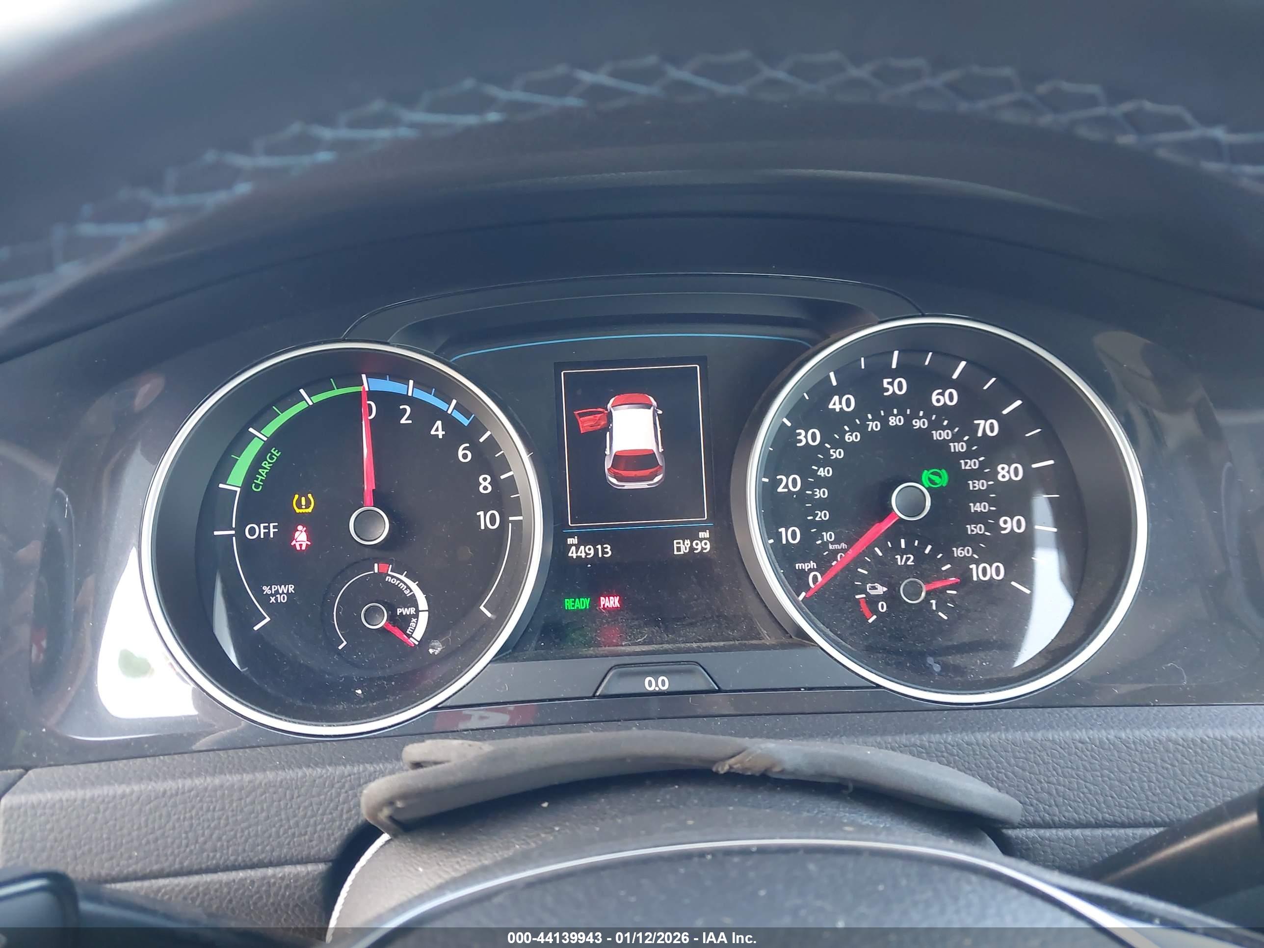 VOLKSWAGEN E-GOLF image 7