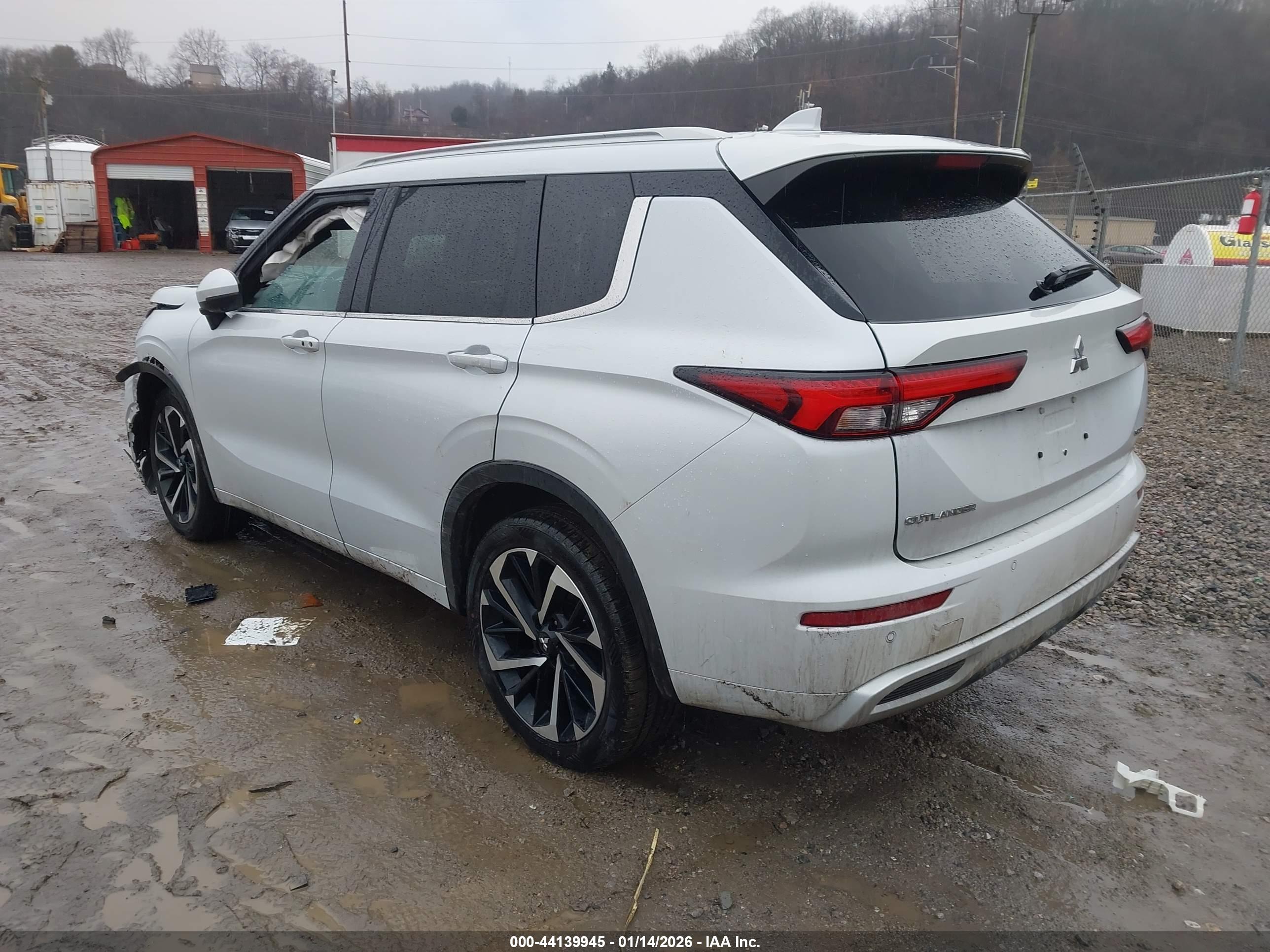 MITSUBISHI OUTLANDER image 3