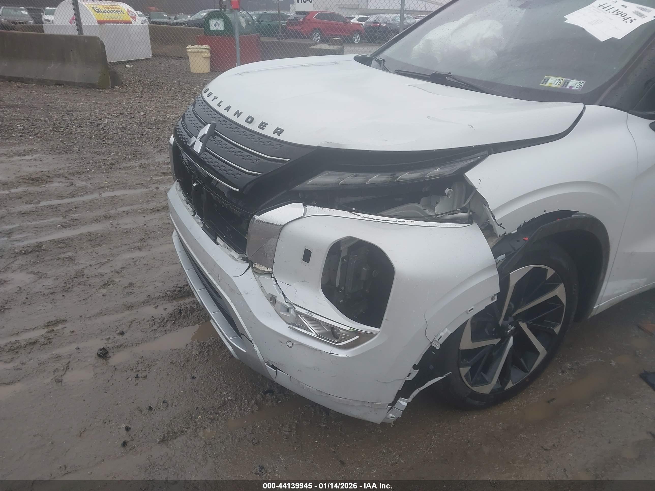 MITSUBISHI OUTLANDER image 6