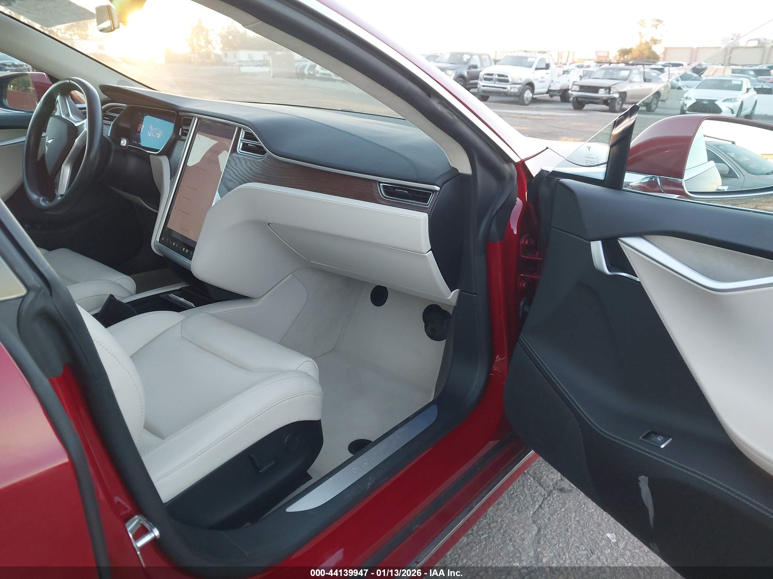 TESLA MODEL image 5