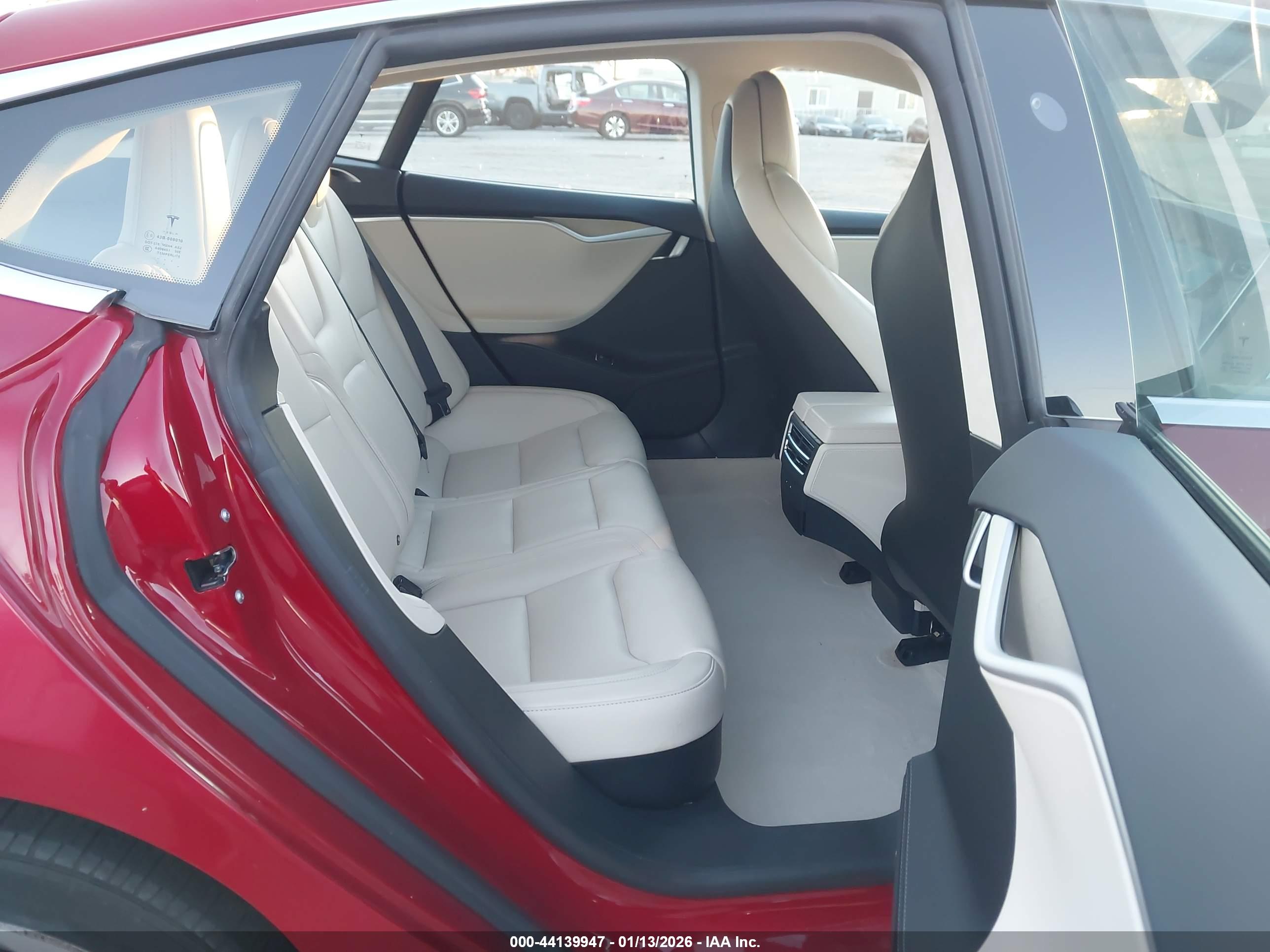 TESLA MODEL image 8