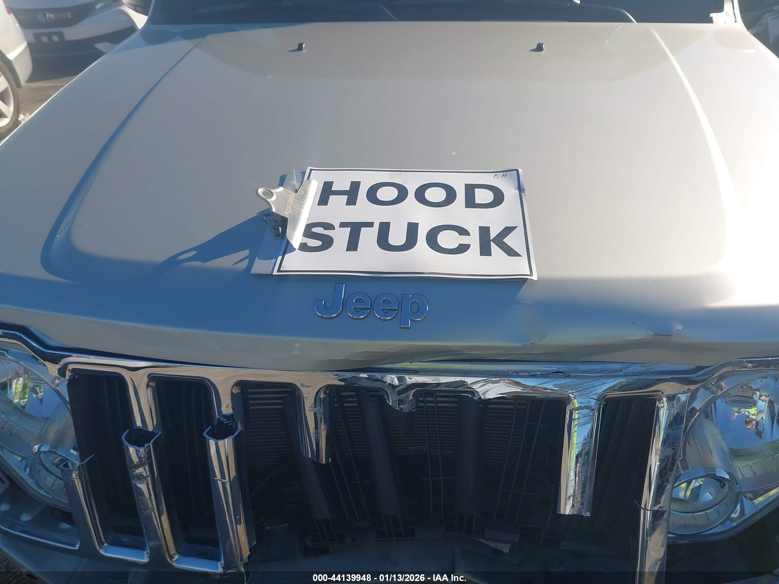 JEEP LIBERTY image 10