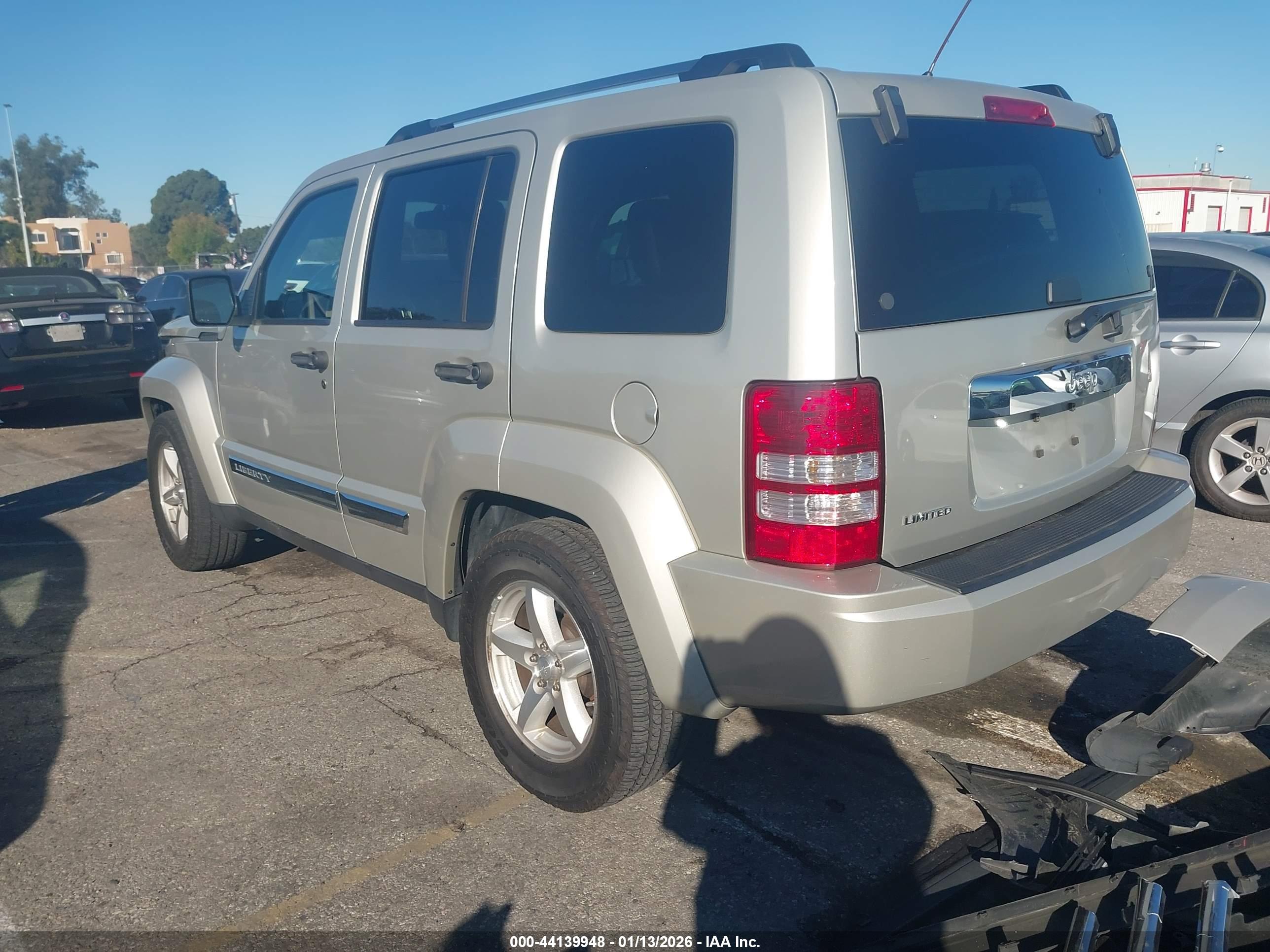 JEEP LIBERTY image 3