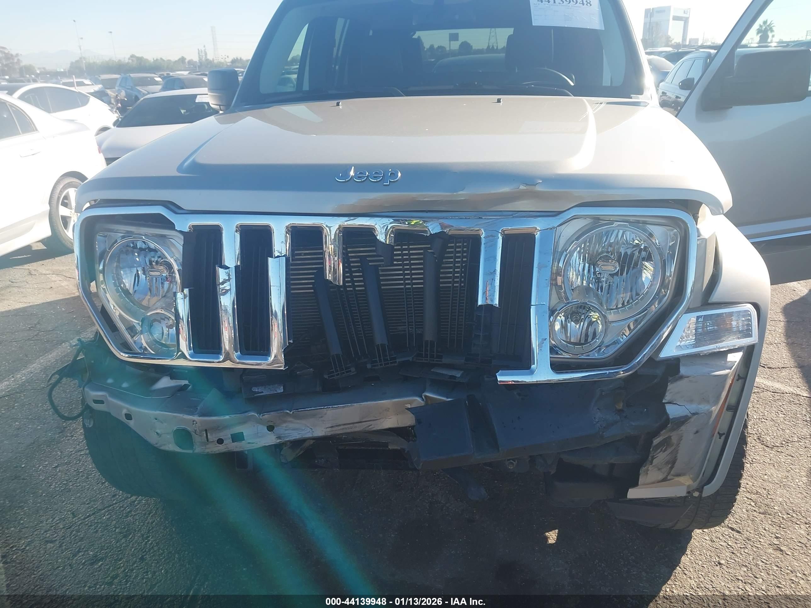 JEEP LIBERTY image 6
