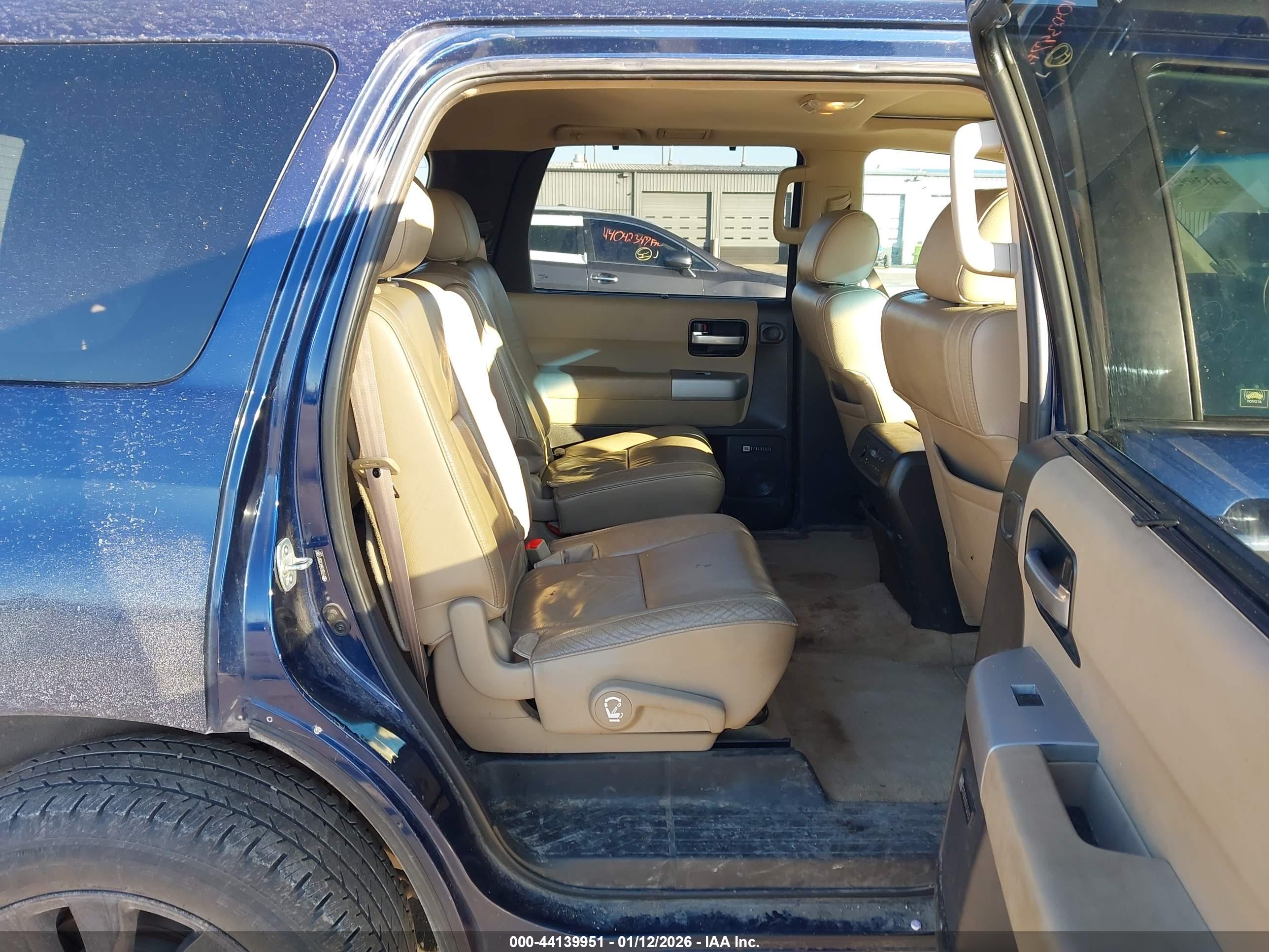 TOYOTA SEQUOIA image 8