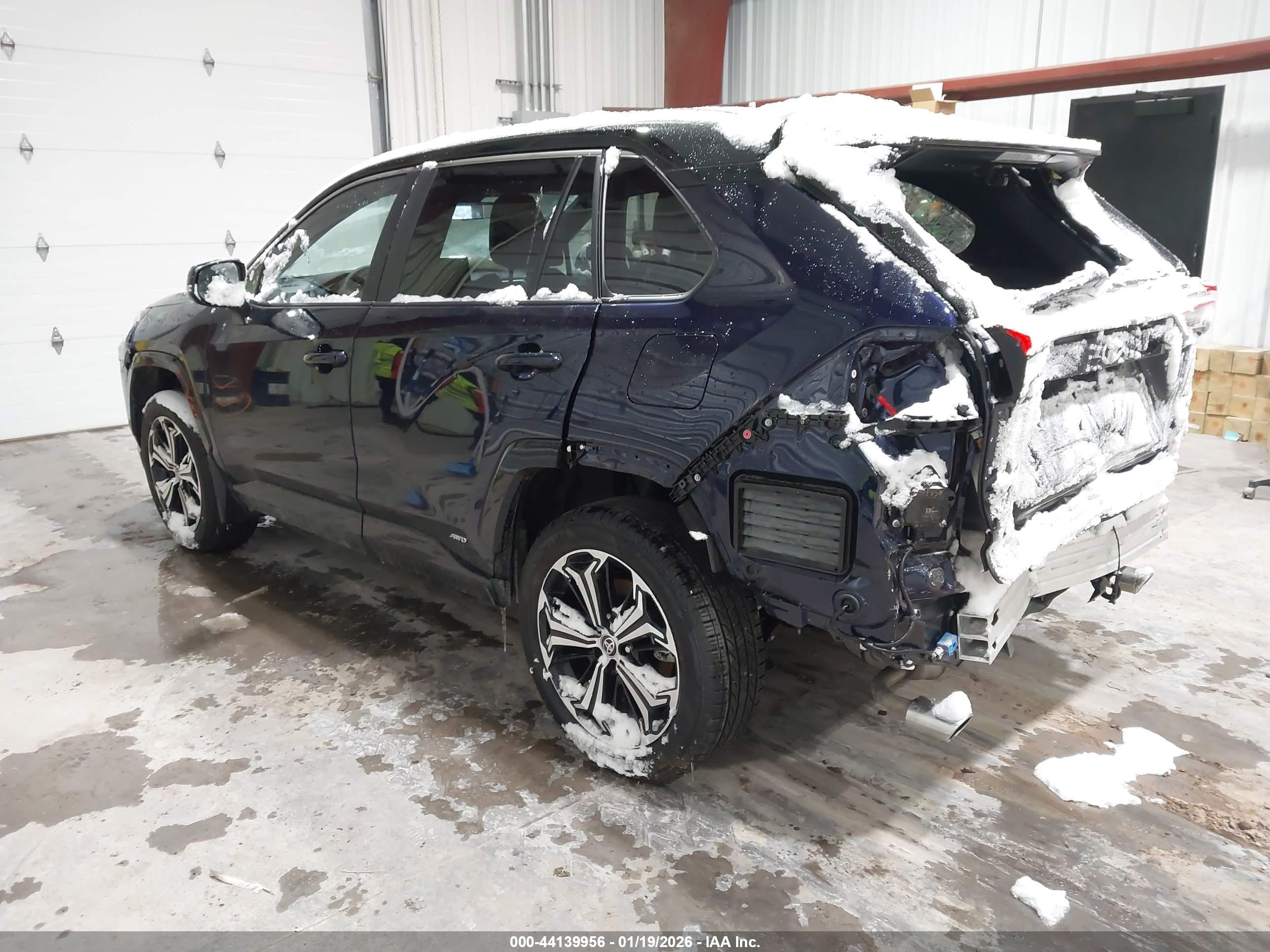 TOYOTA RAV4 image 3