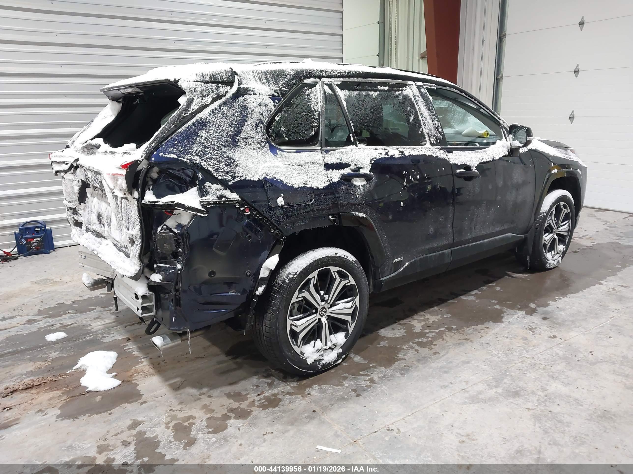 TOYOTA RAV4 image 4