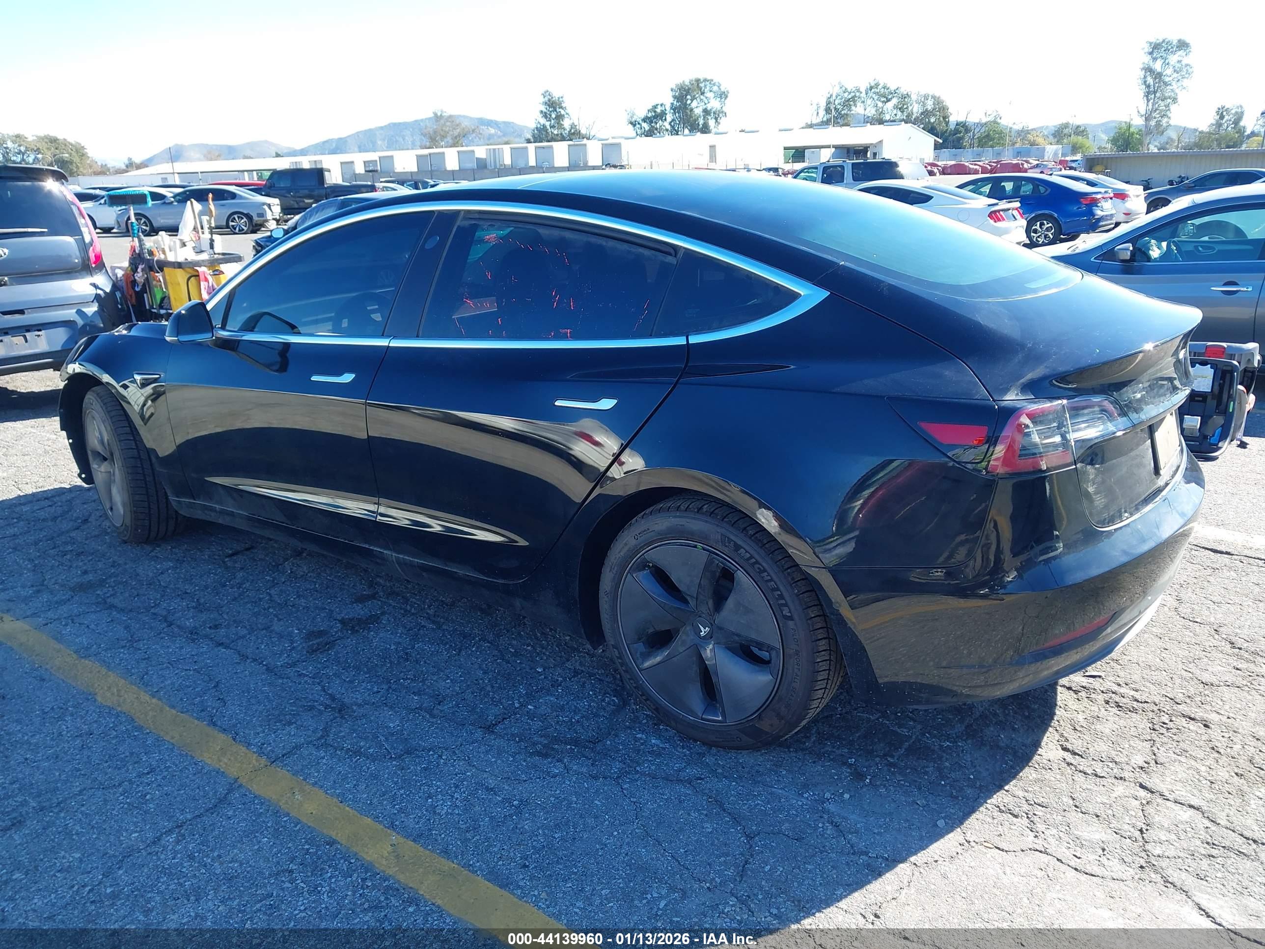 TESLA MODEL image 3
