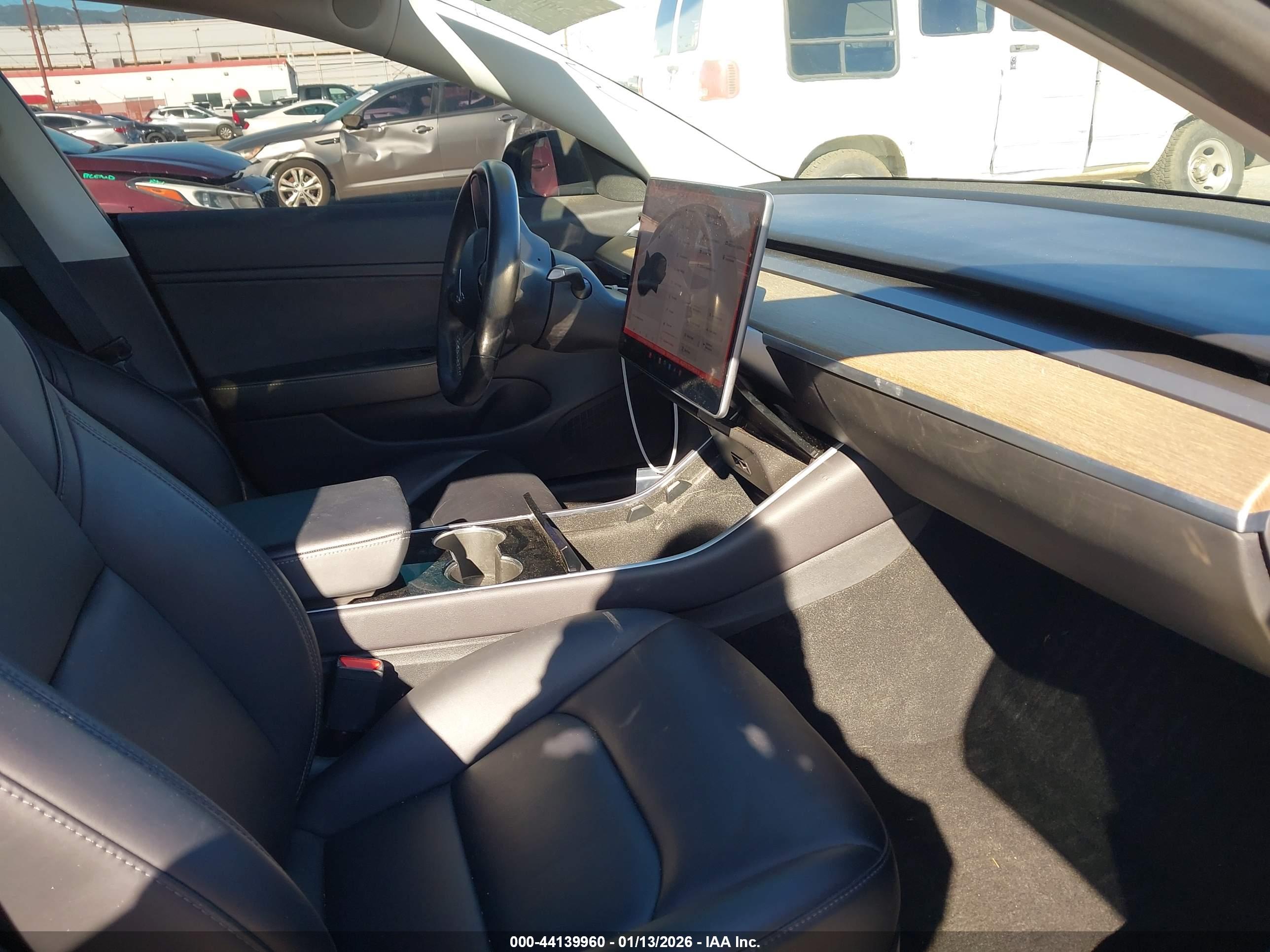 TESLA MODEL image 5