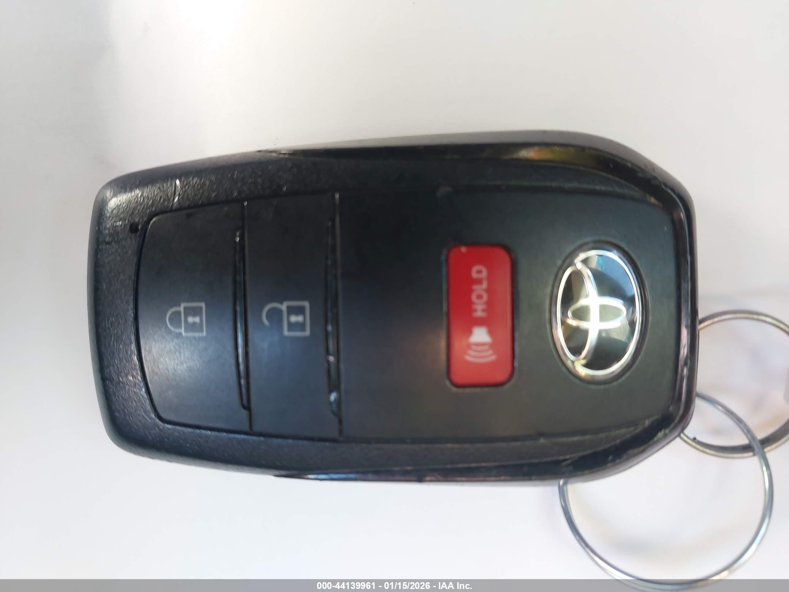 TOYOTA PRIUS image 11