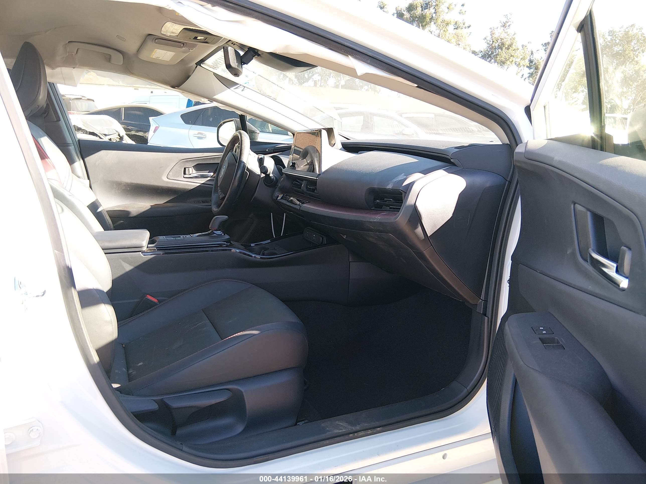 TOYOTA PRIUS image 5
