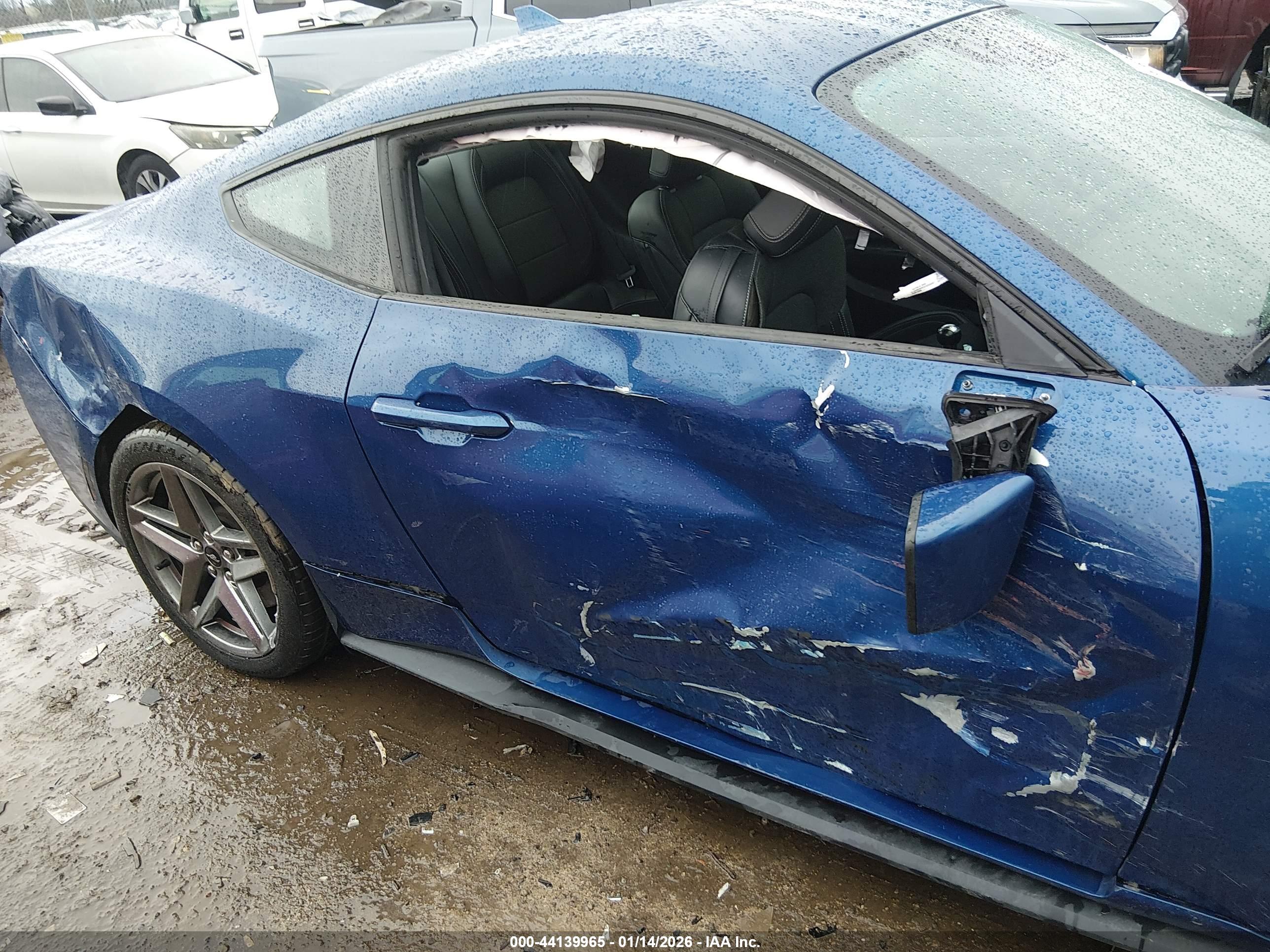 FORD MUSTANG image 6