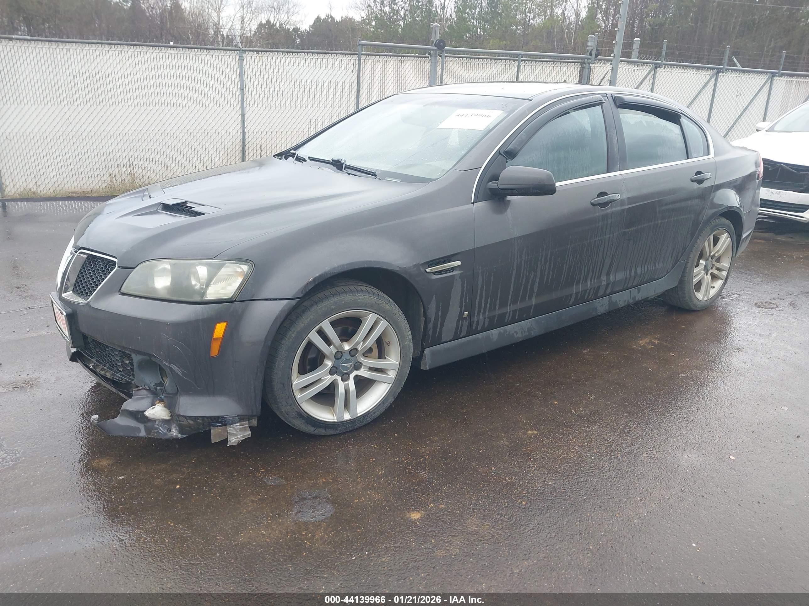 PONTIAC G8 image 2