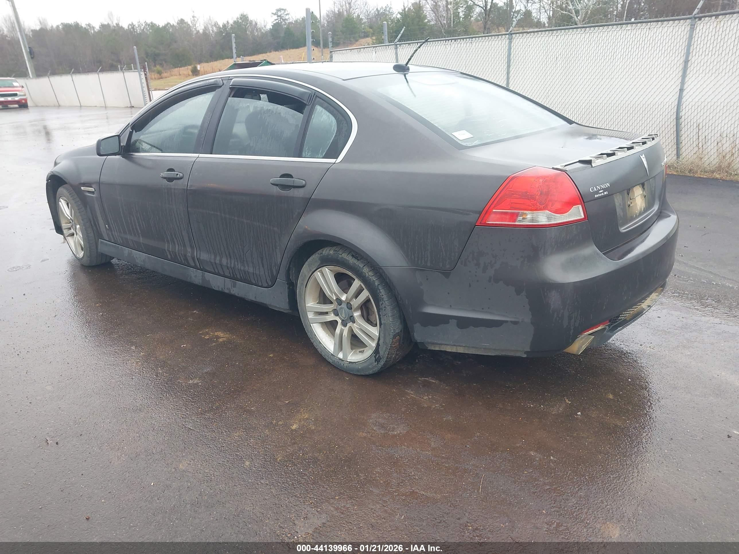 PONTIAC G8 image 3