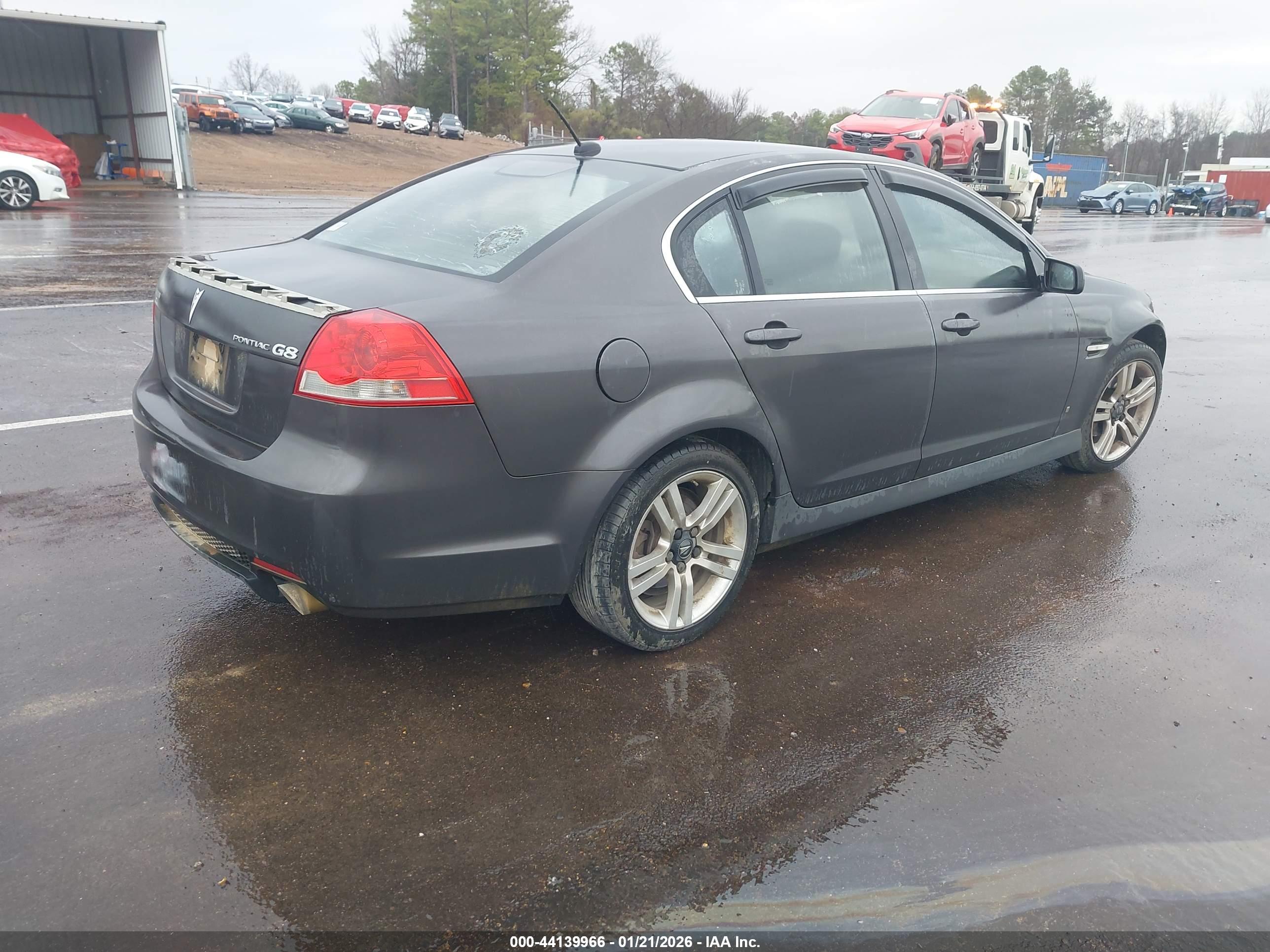 PONTIAC G8 image 4