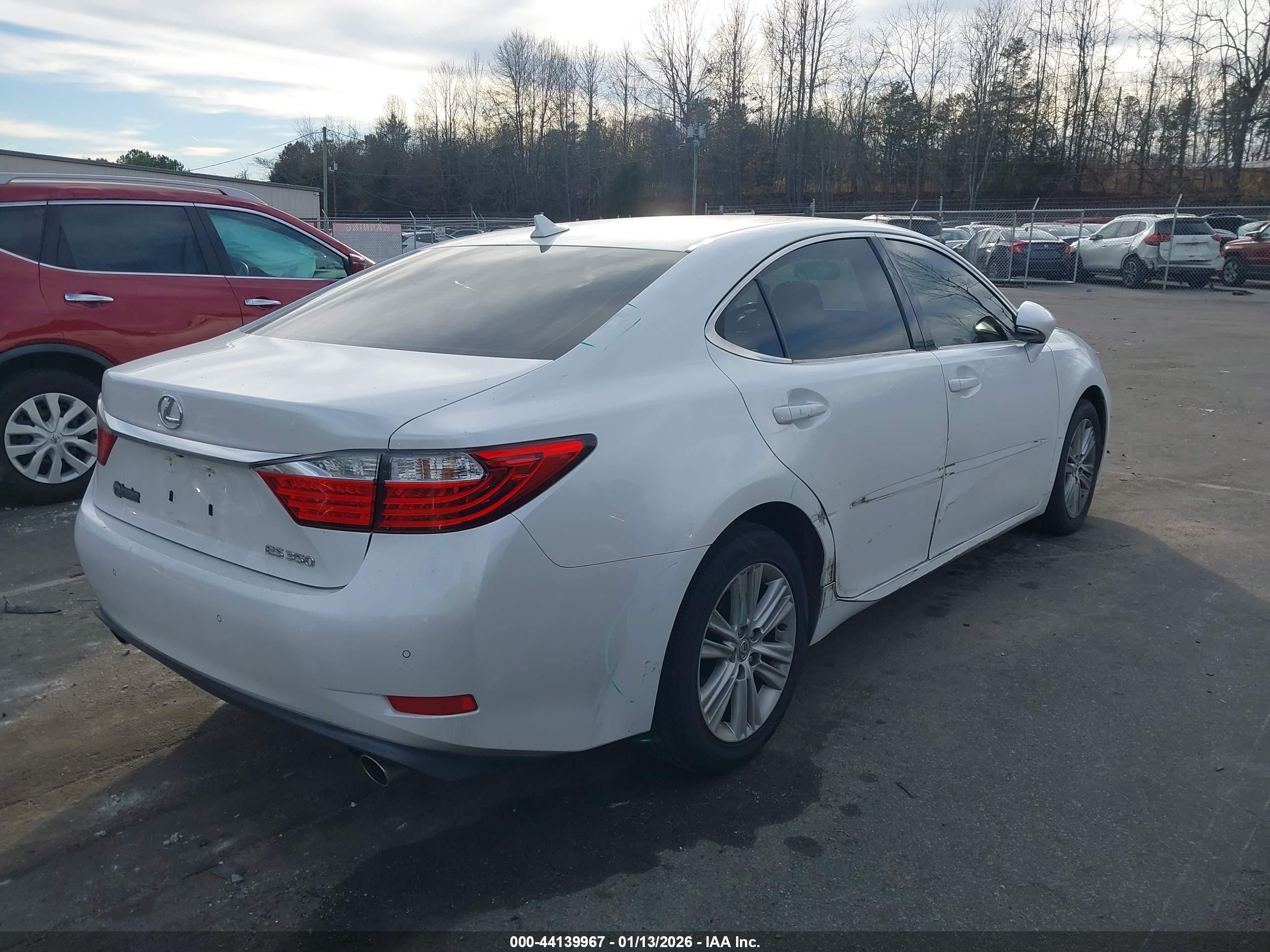 LEXUS ES image 4