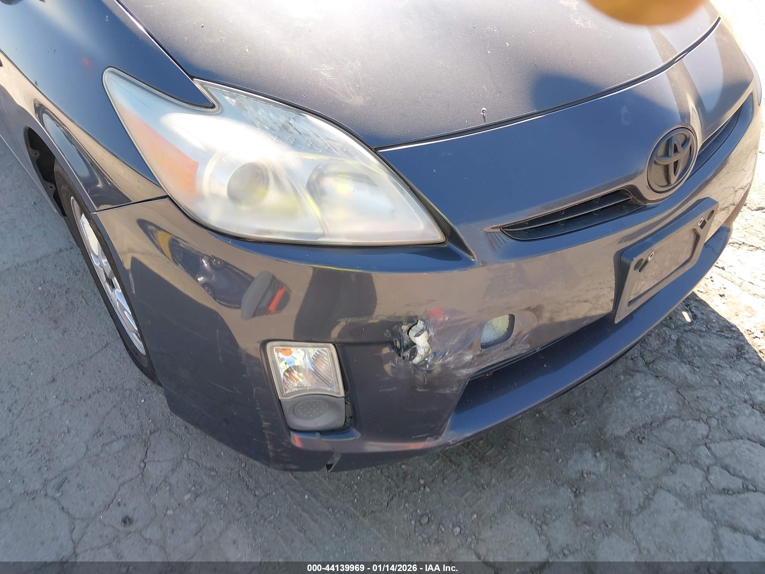 TOYOTA PRIUS image 6