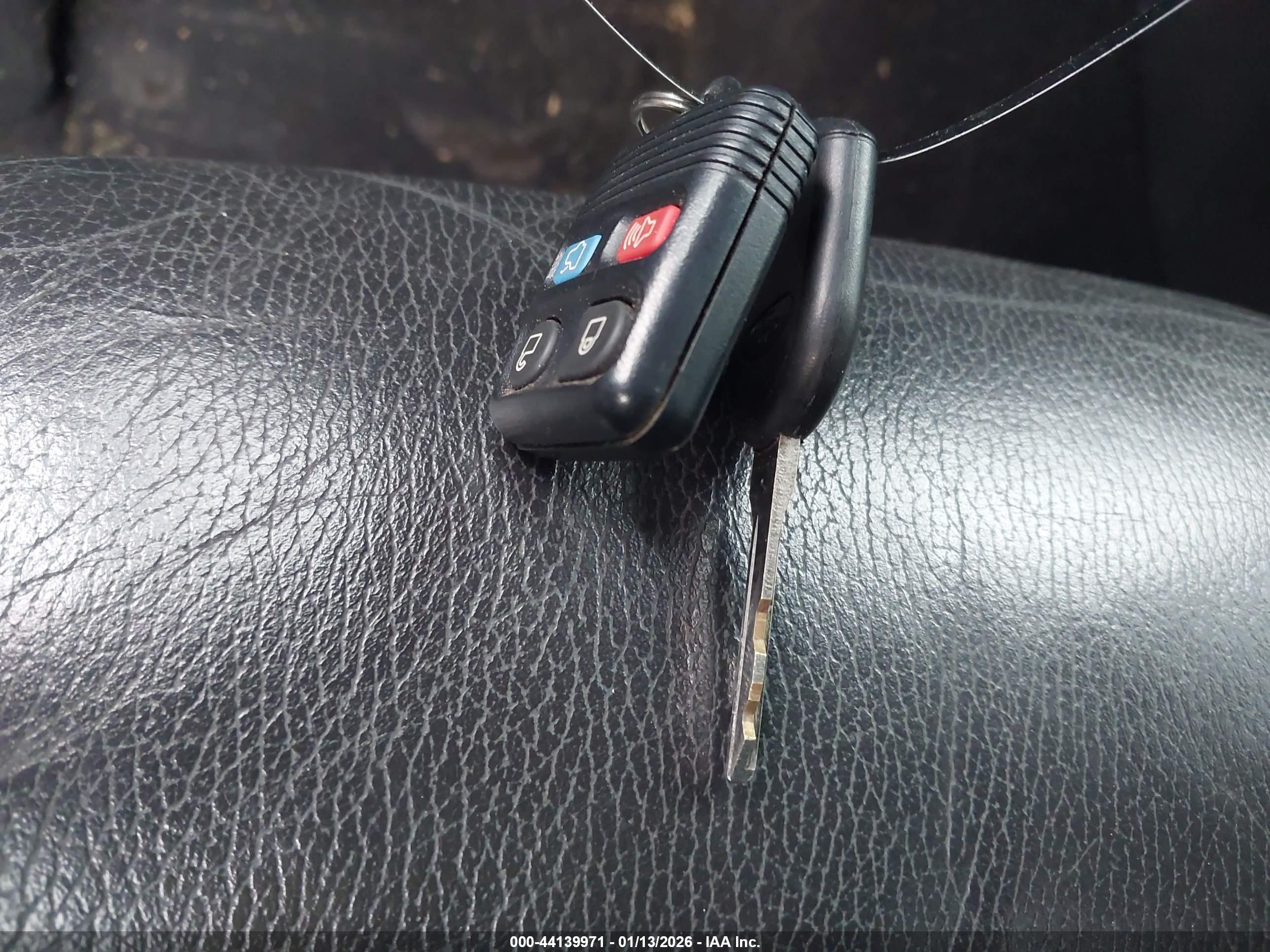 FORD MUSTANG image 11