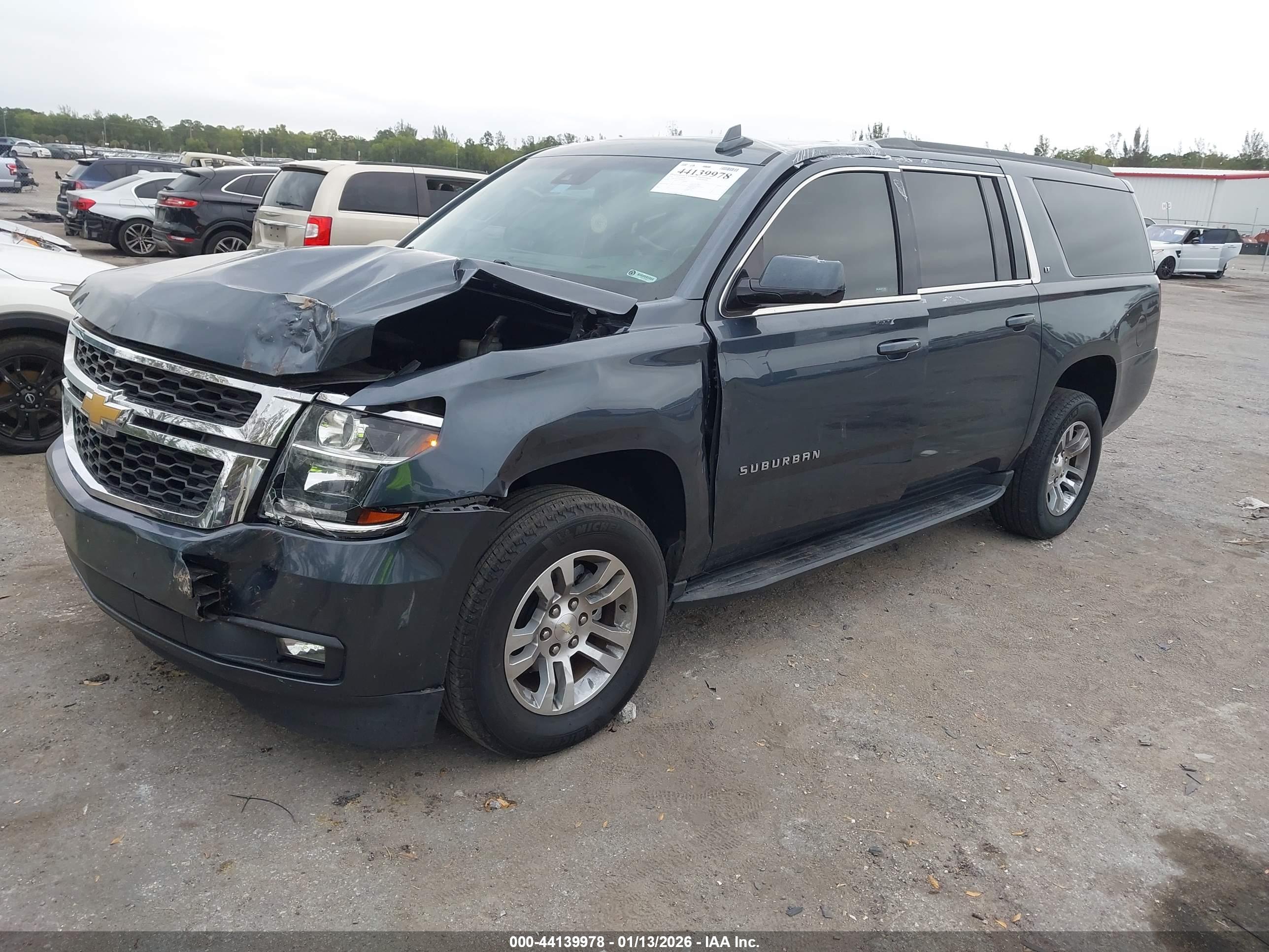 CHEVROLET SUBURBAN image 2