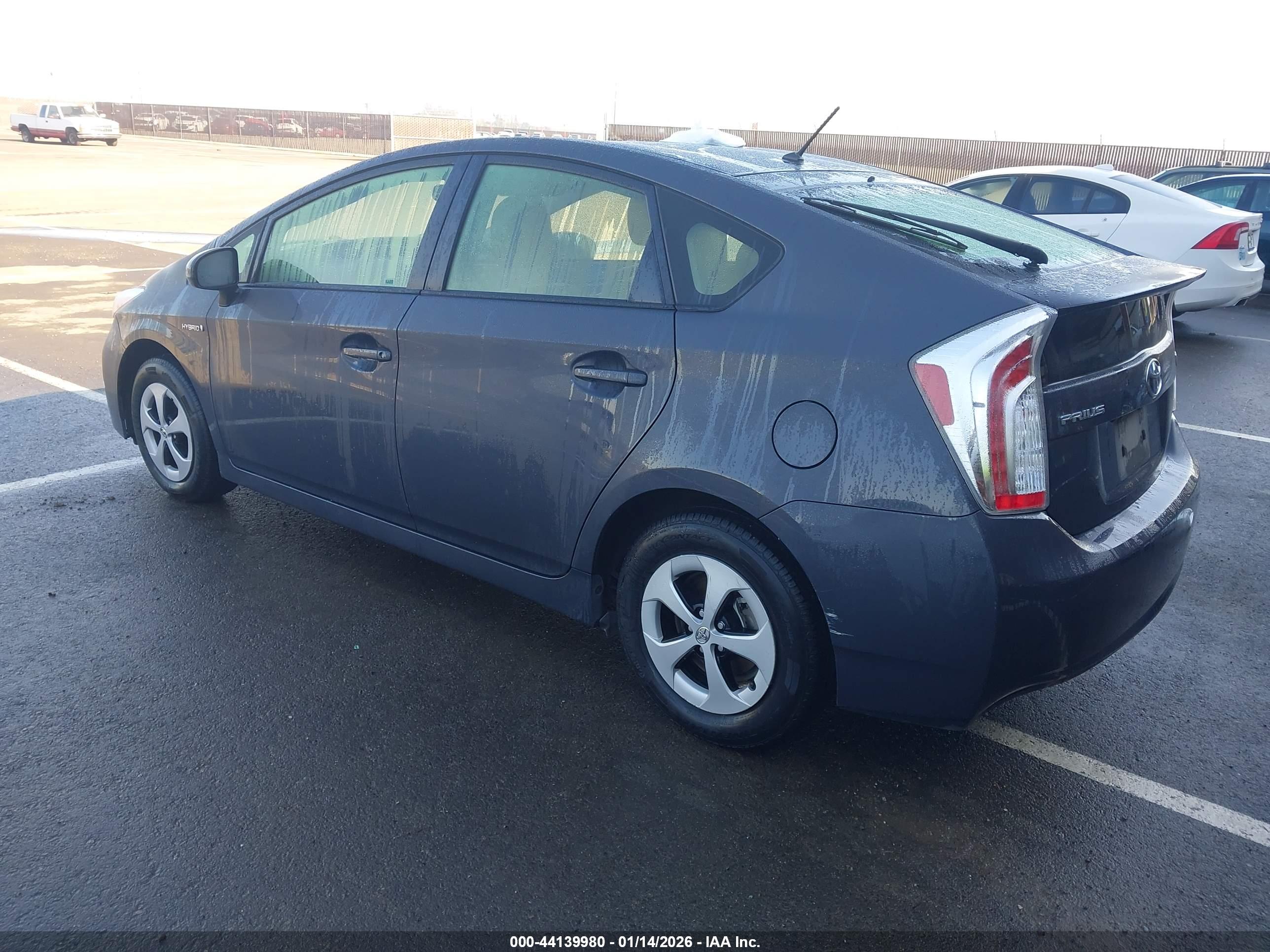 TOYOTA PRIUS image 3