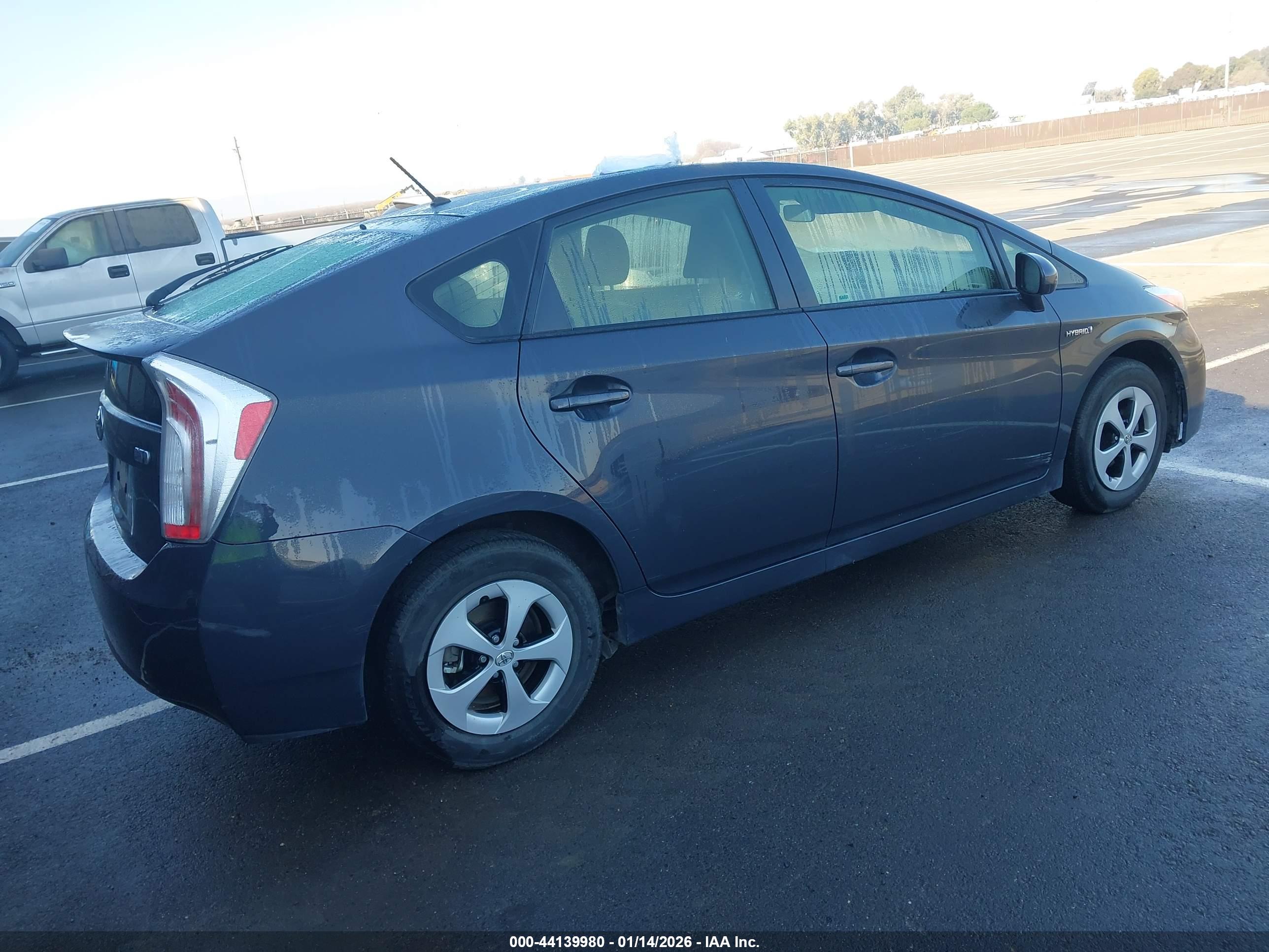 TOYOTA PRIUS image 4