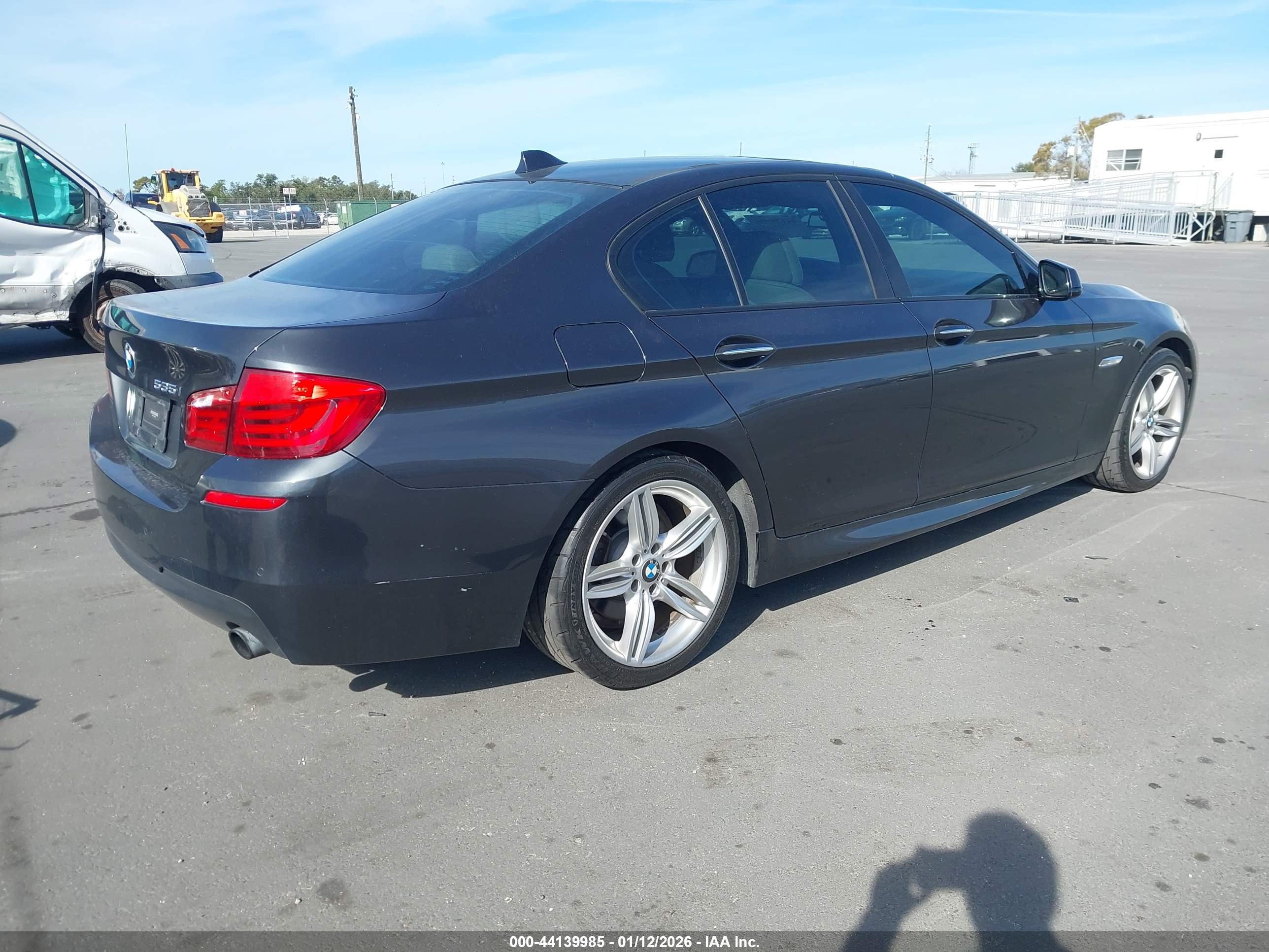 BMW 535I image 4