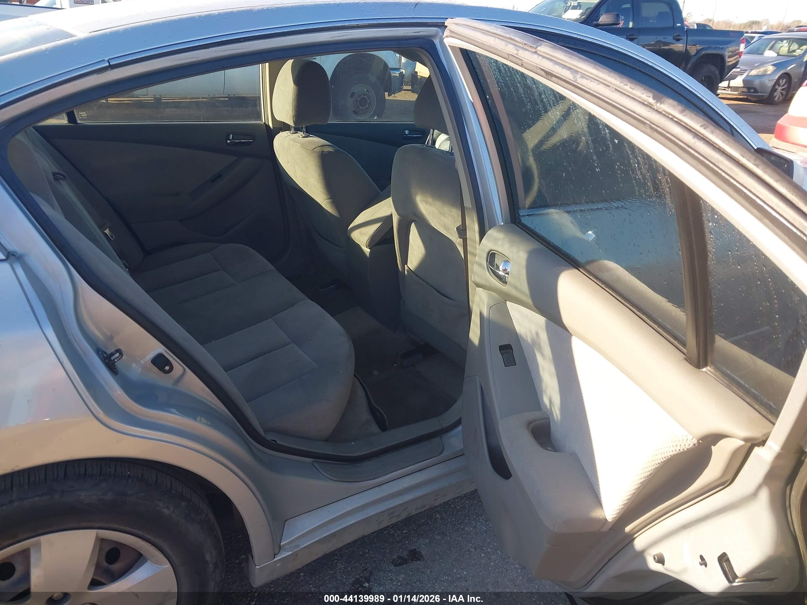 NISSAN ALTIMA image 8