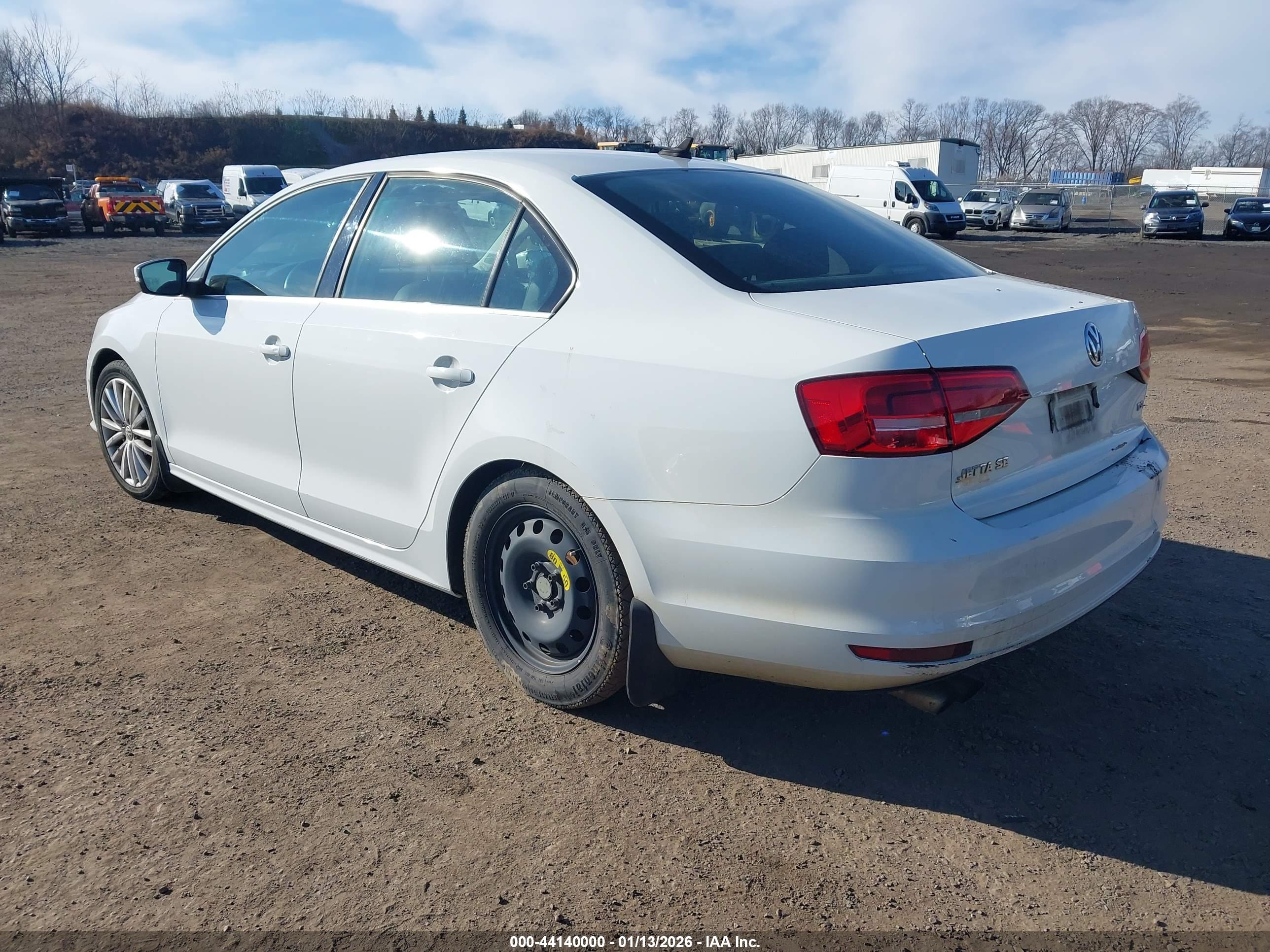 VOLKSWAGEN JETTA image 3