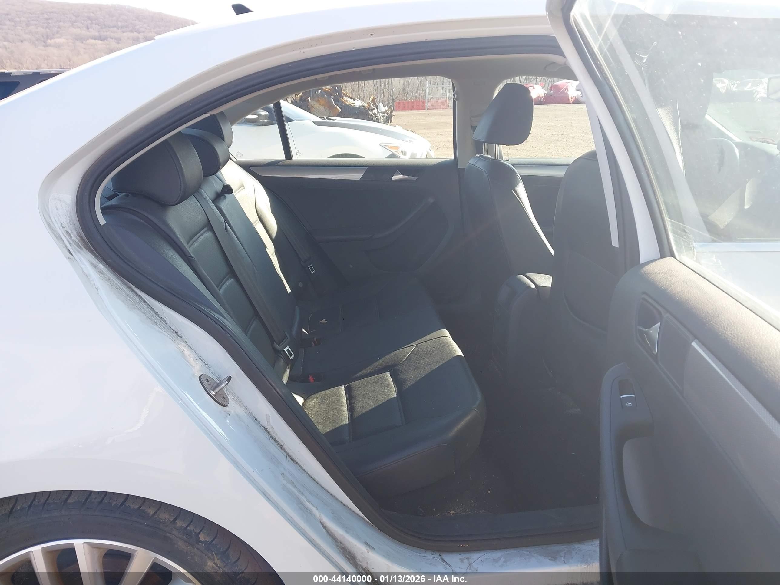 VOLKSWAGEN JETTA image 8