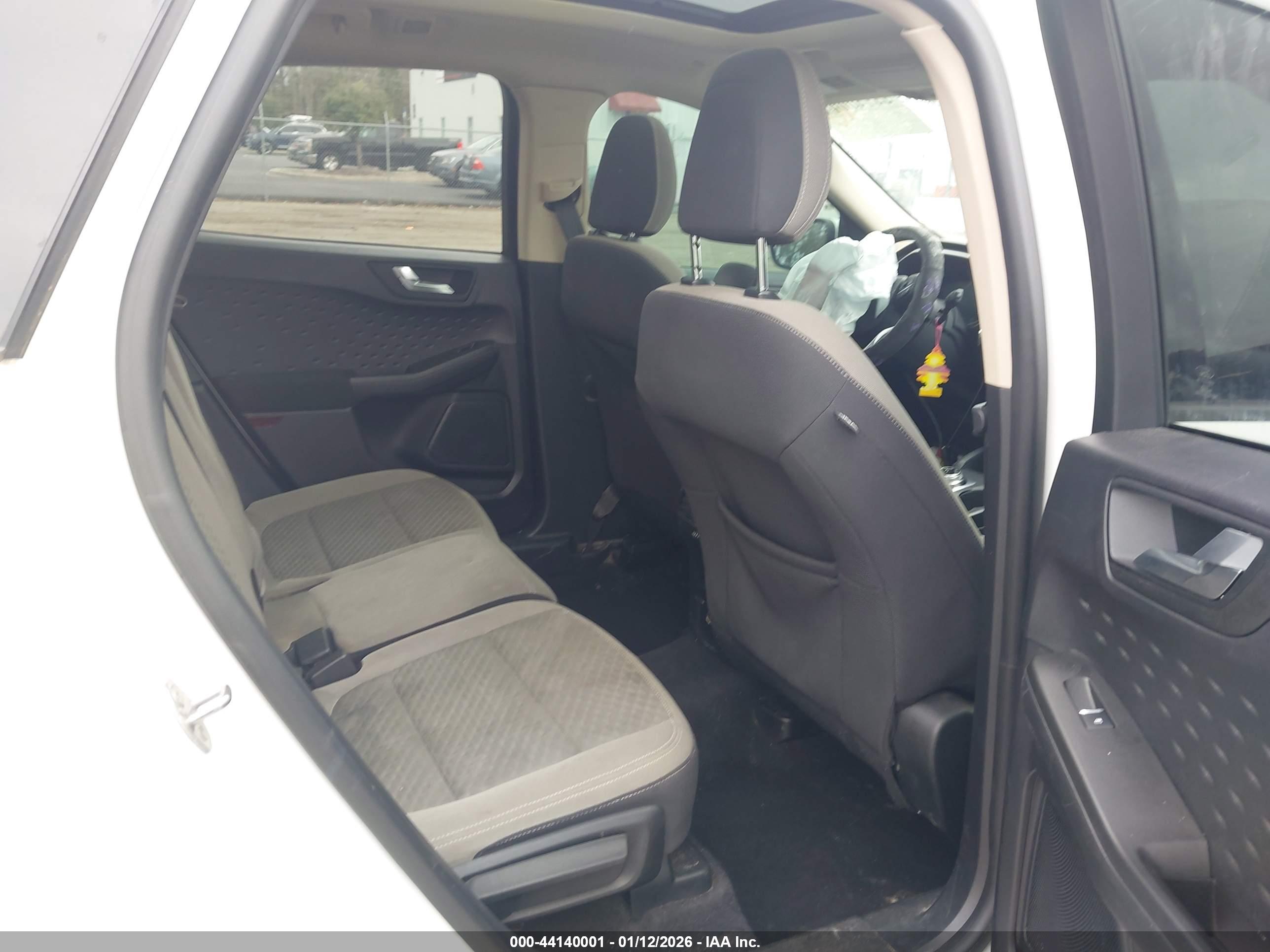 FORD ESCAPE image 8