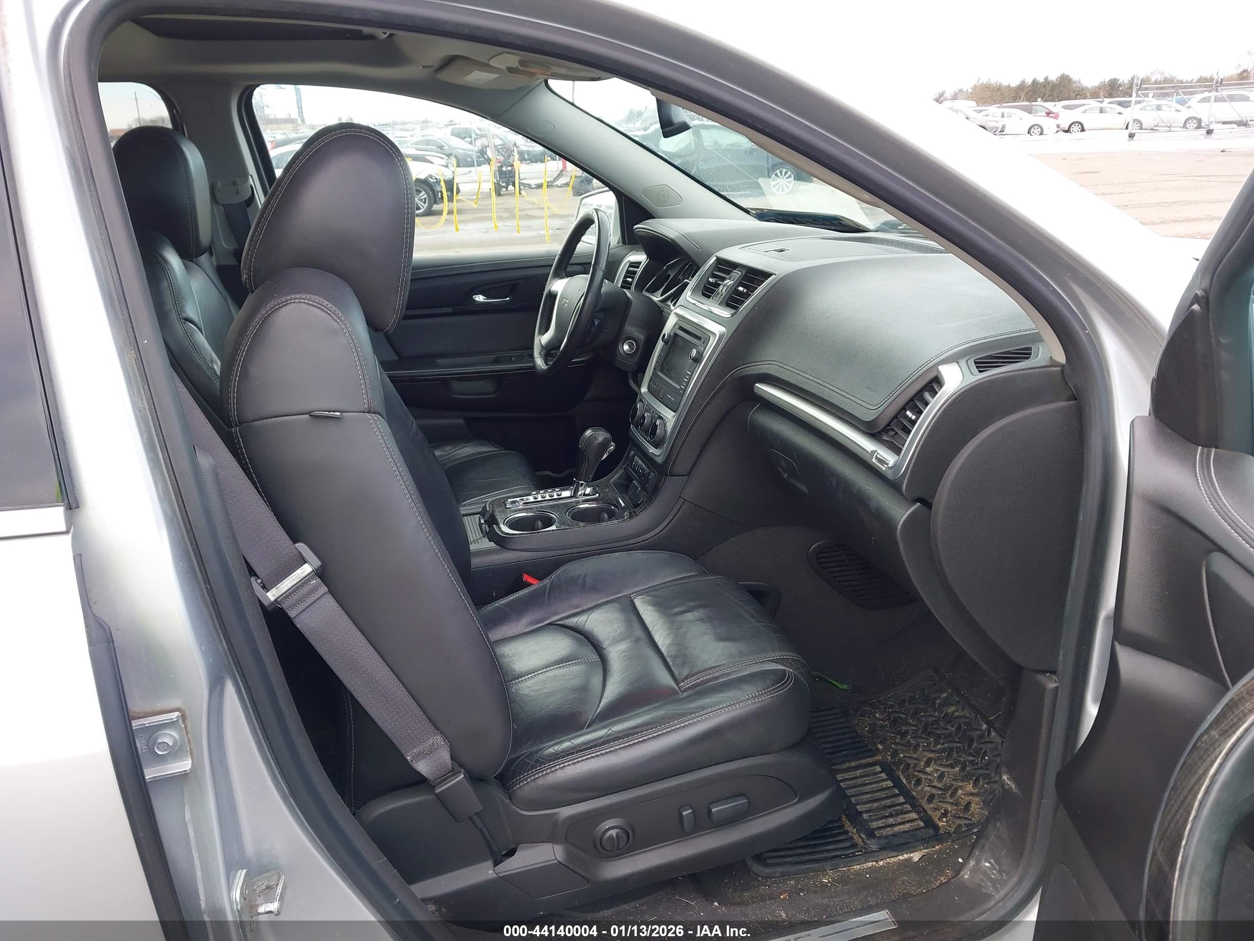 GMC ACADIA image 5