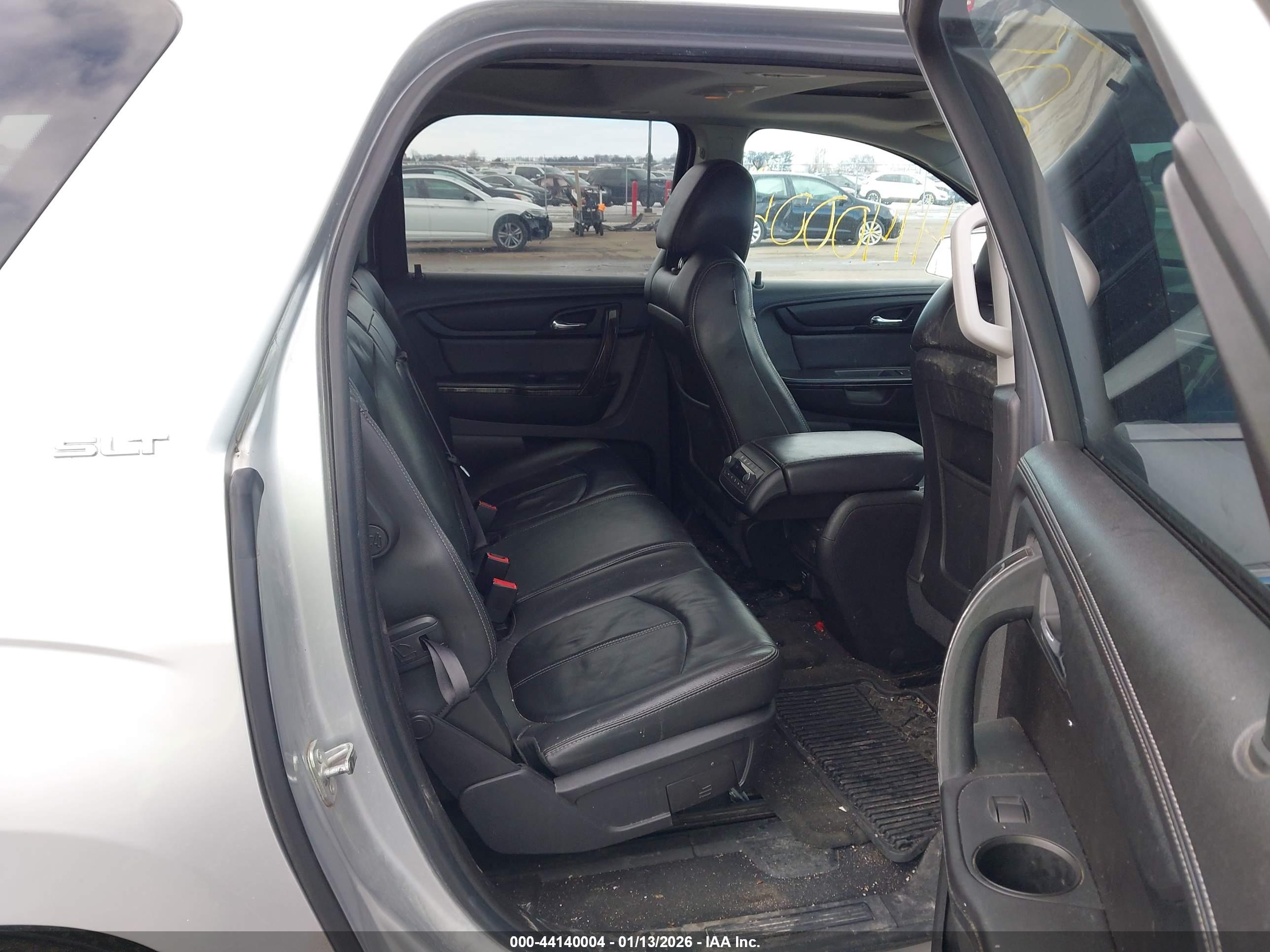 GMC ACADIA image 8