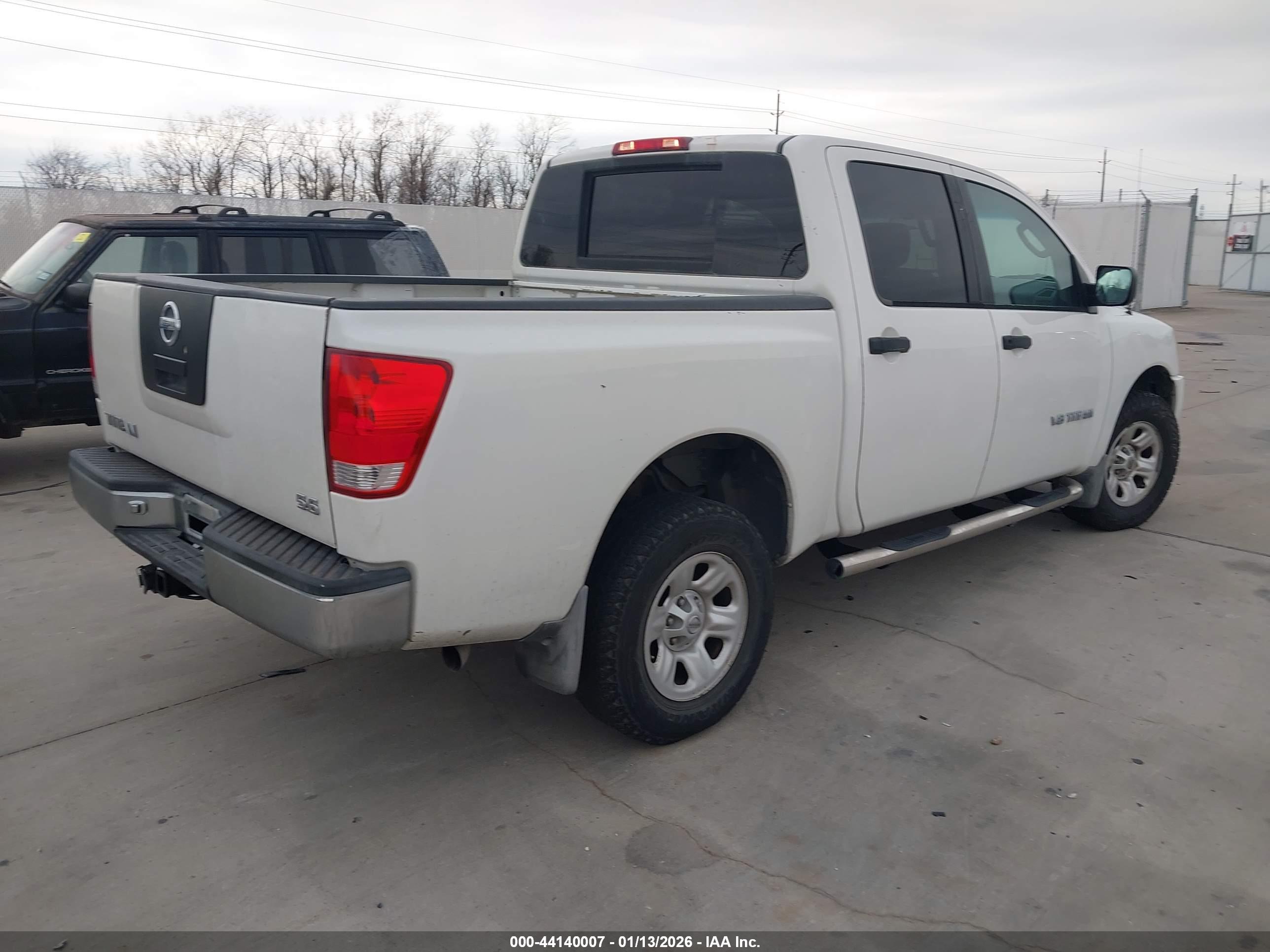 NISSAN TITAN image 4