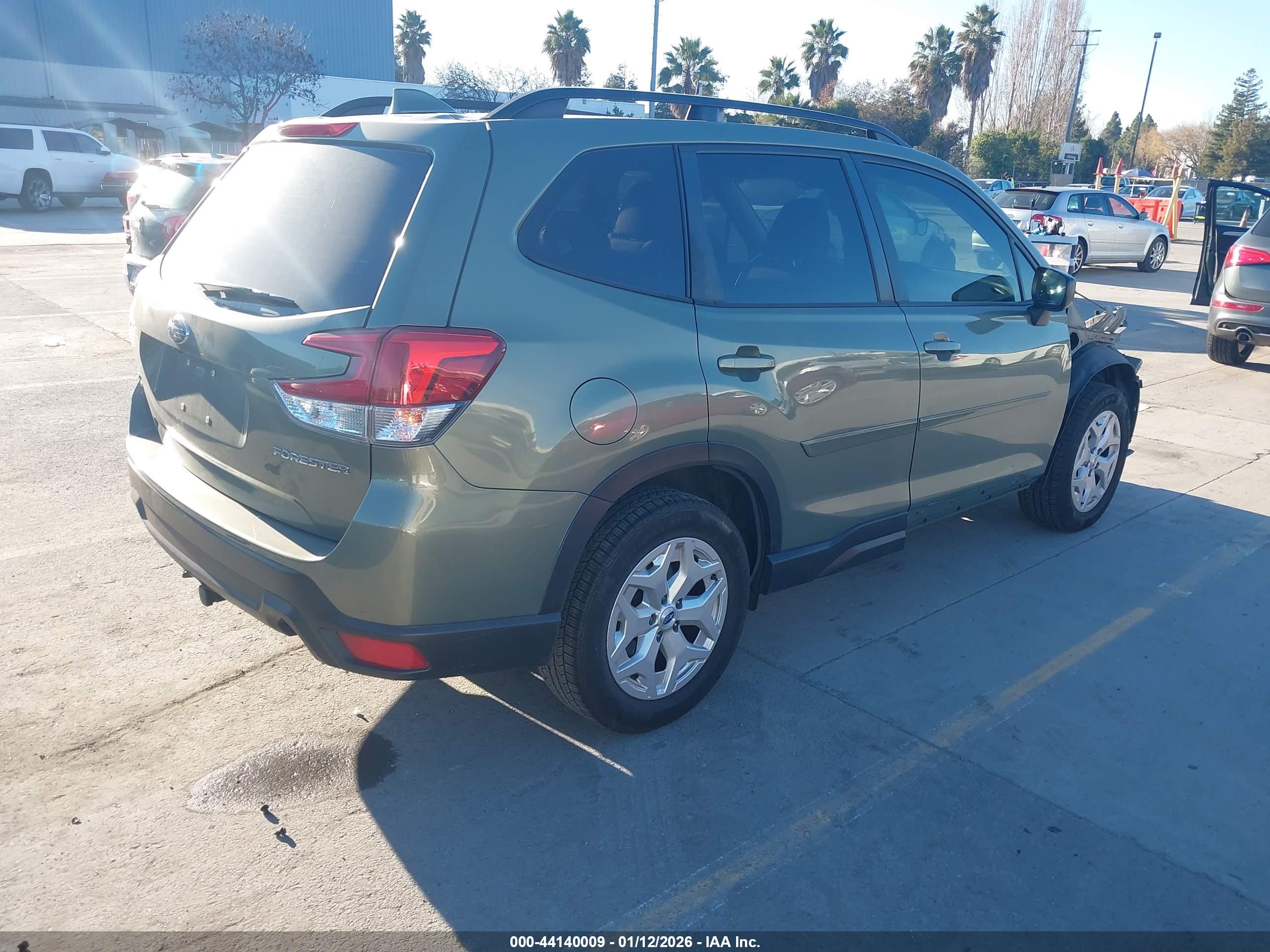 SUBARU FORESTER image 4