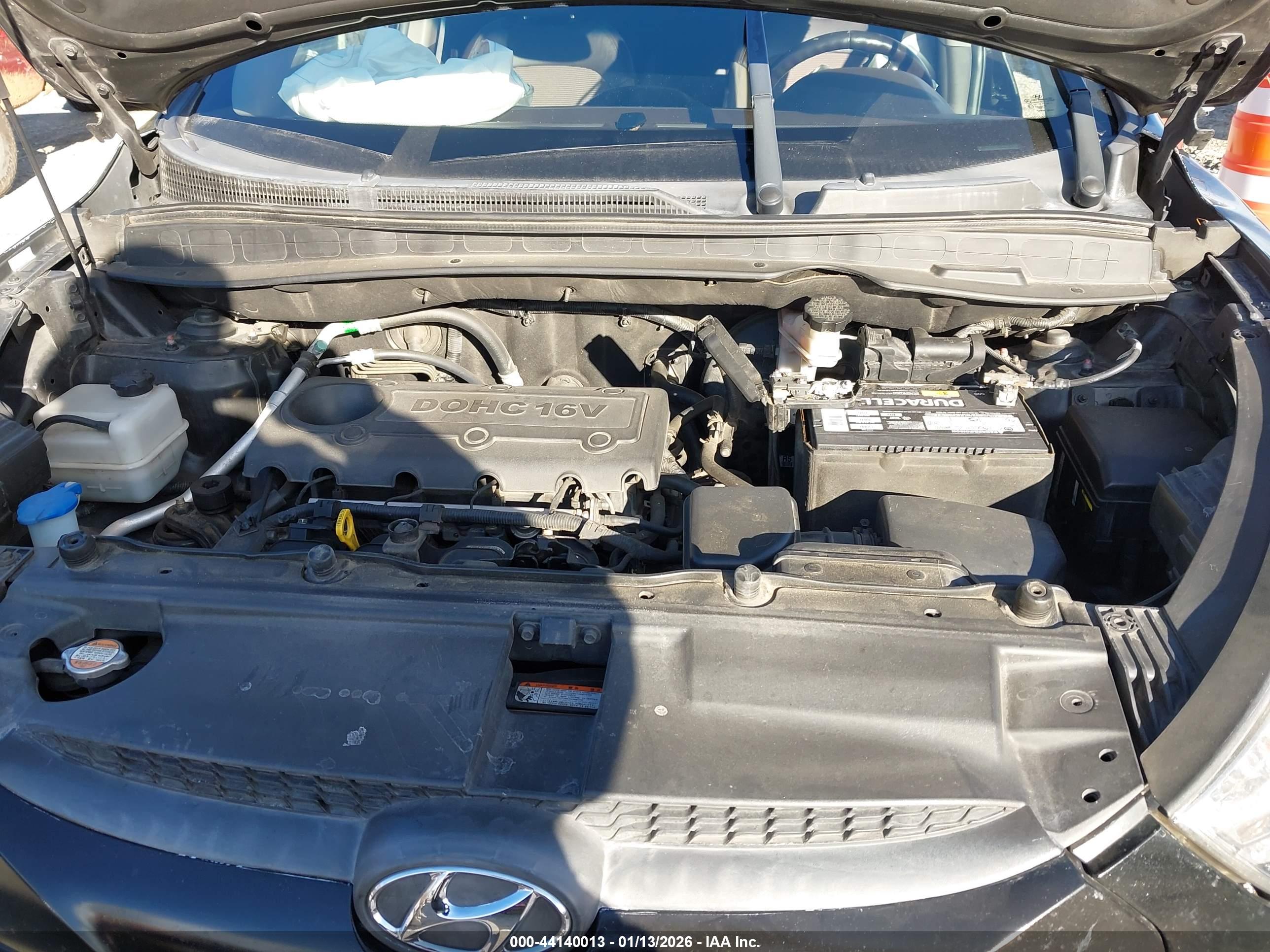 HYUNDAI TUCSON image 10