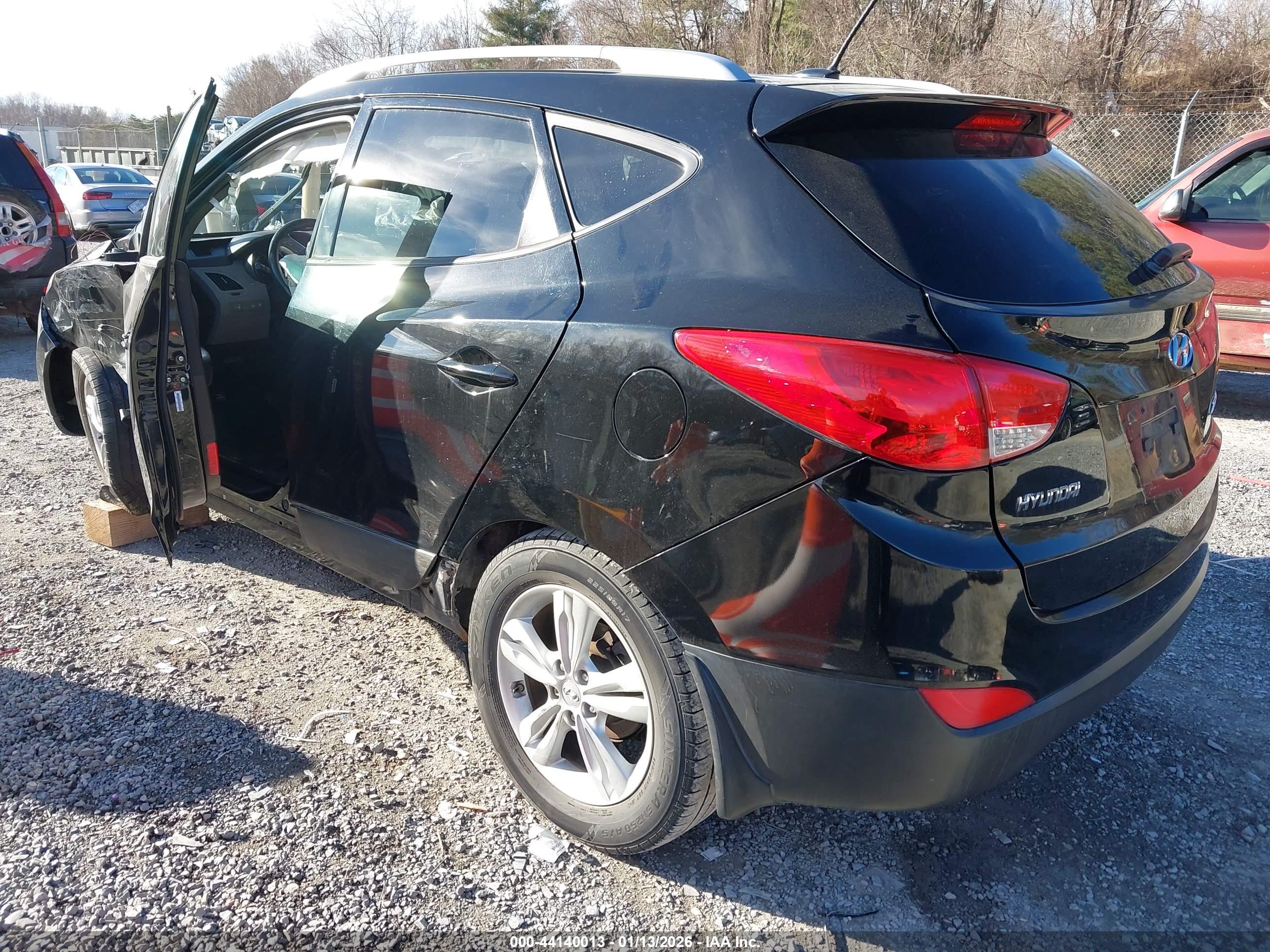 HYUNDAI TUCSON image 3