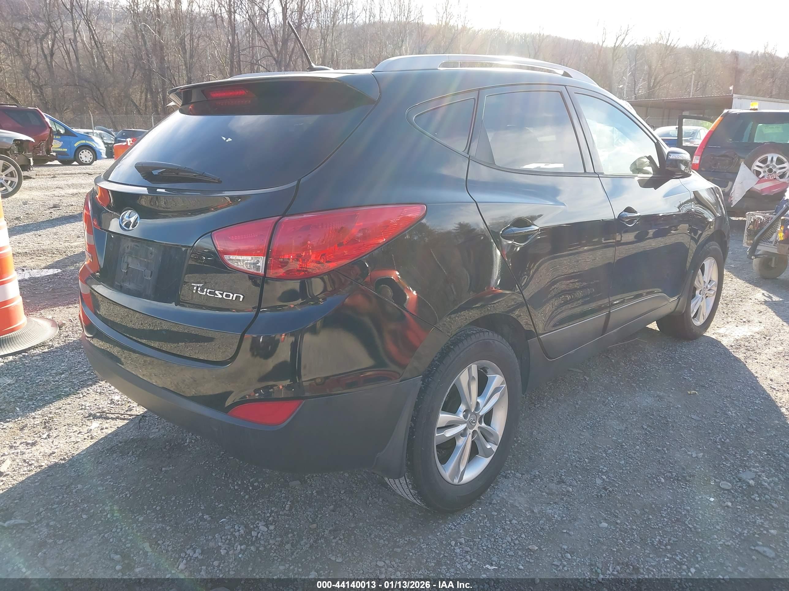HYUNDAI TUCSON image 4