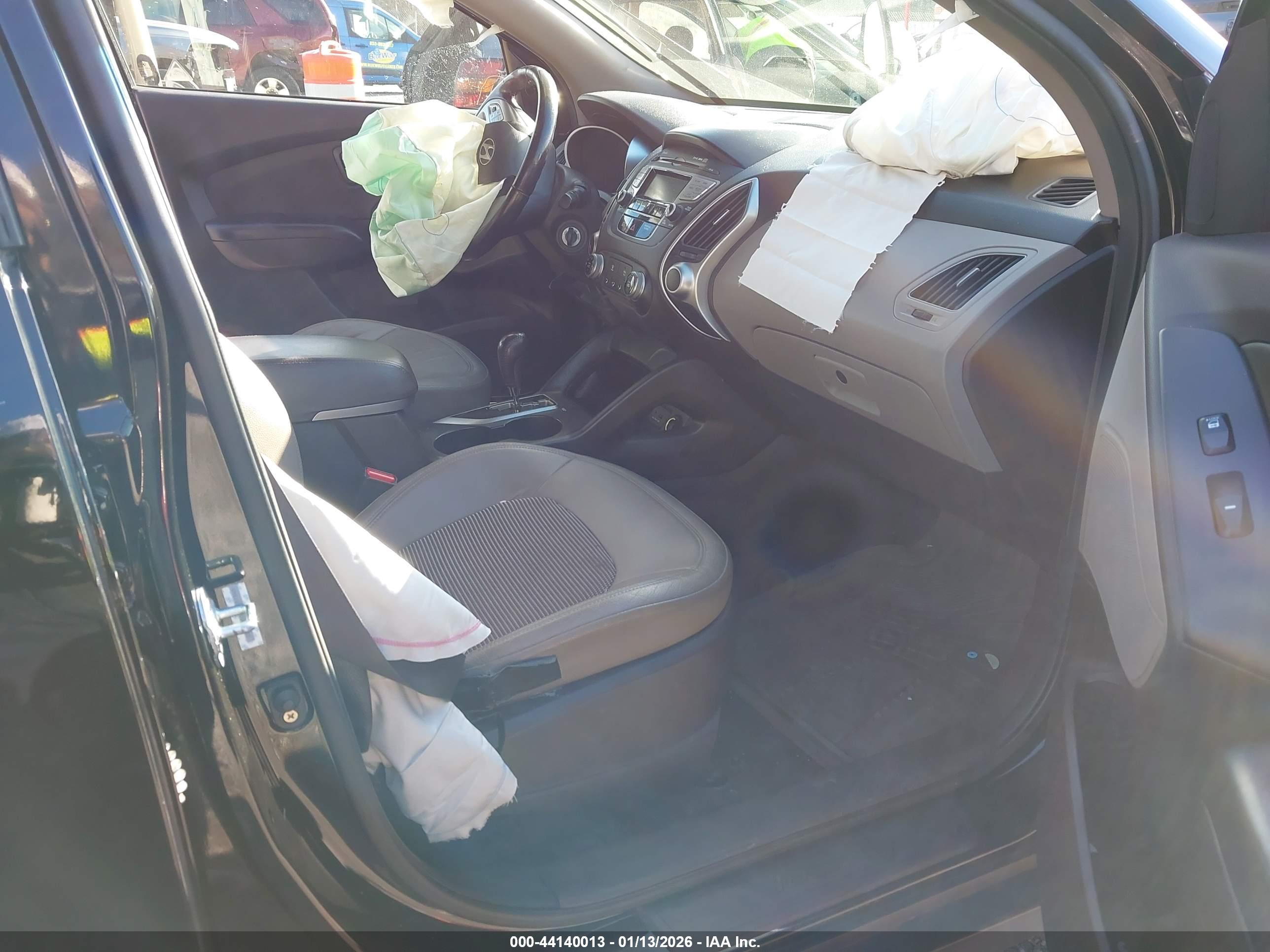 HYUNDAI TUCSON image 5