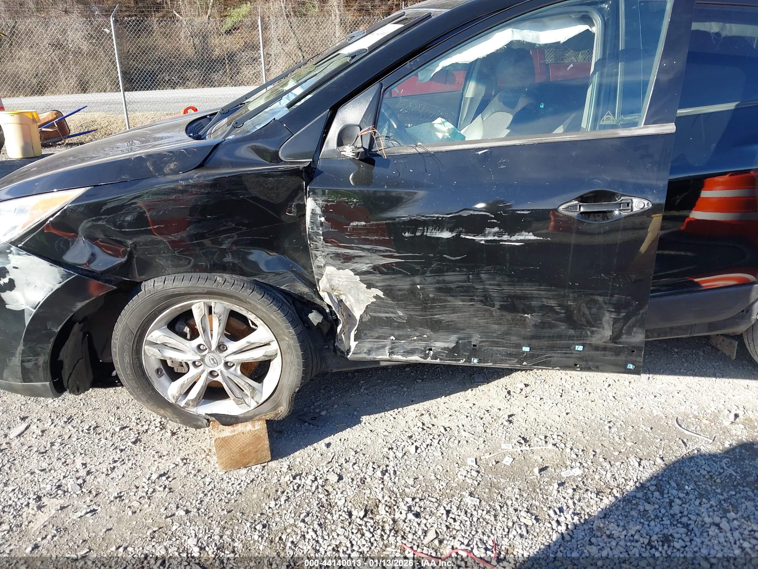 HYUNDAI TUCSON image 6