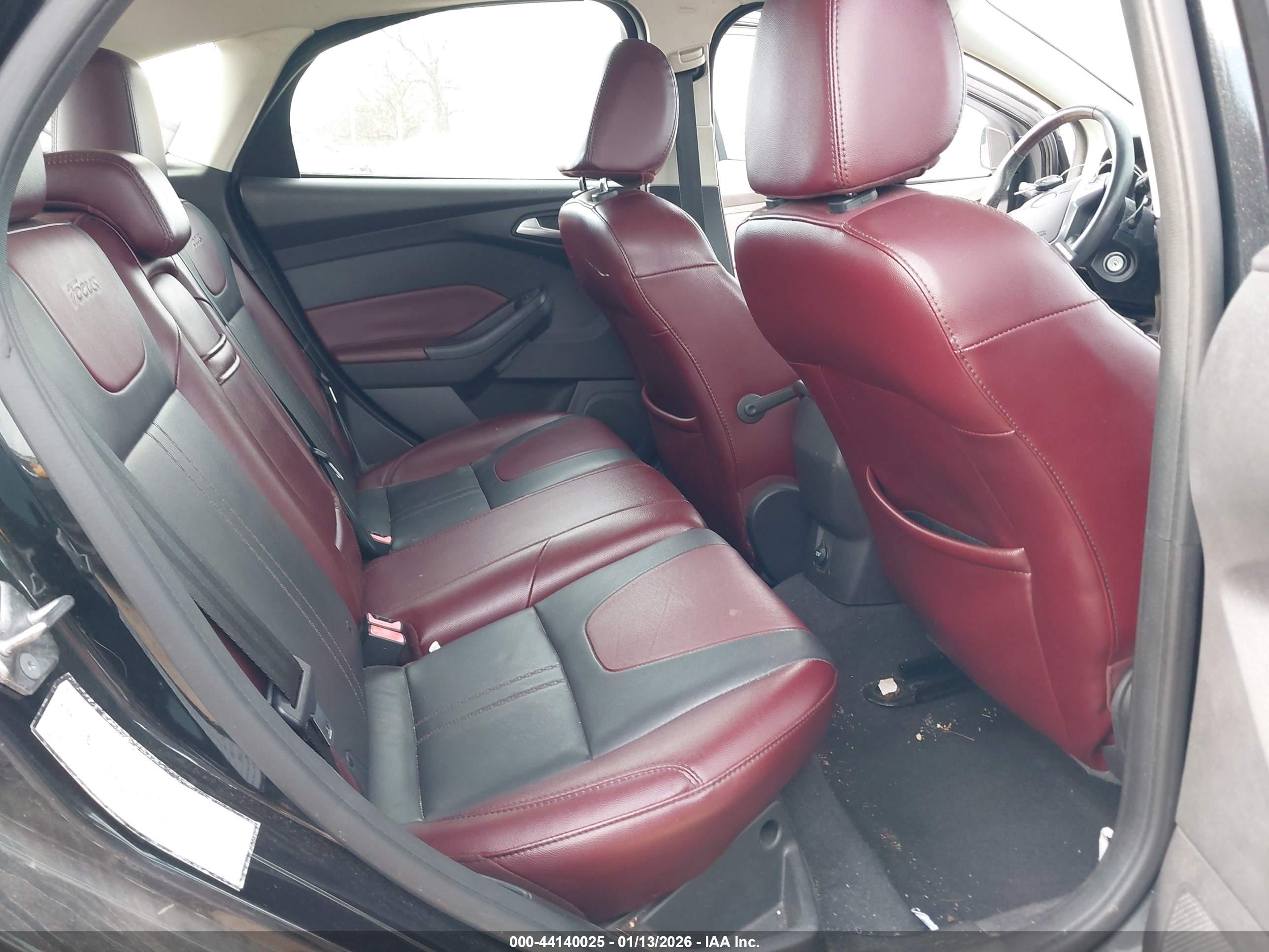 FORD FOCUS image 8