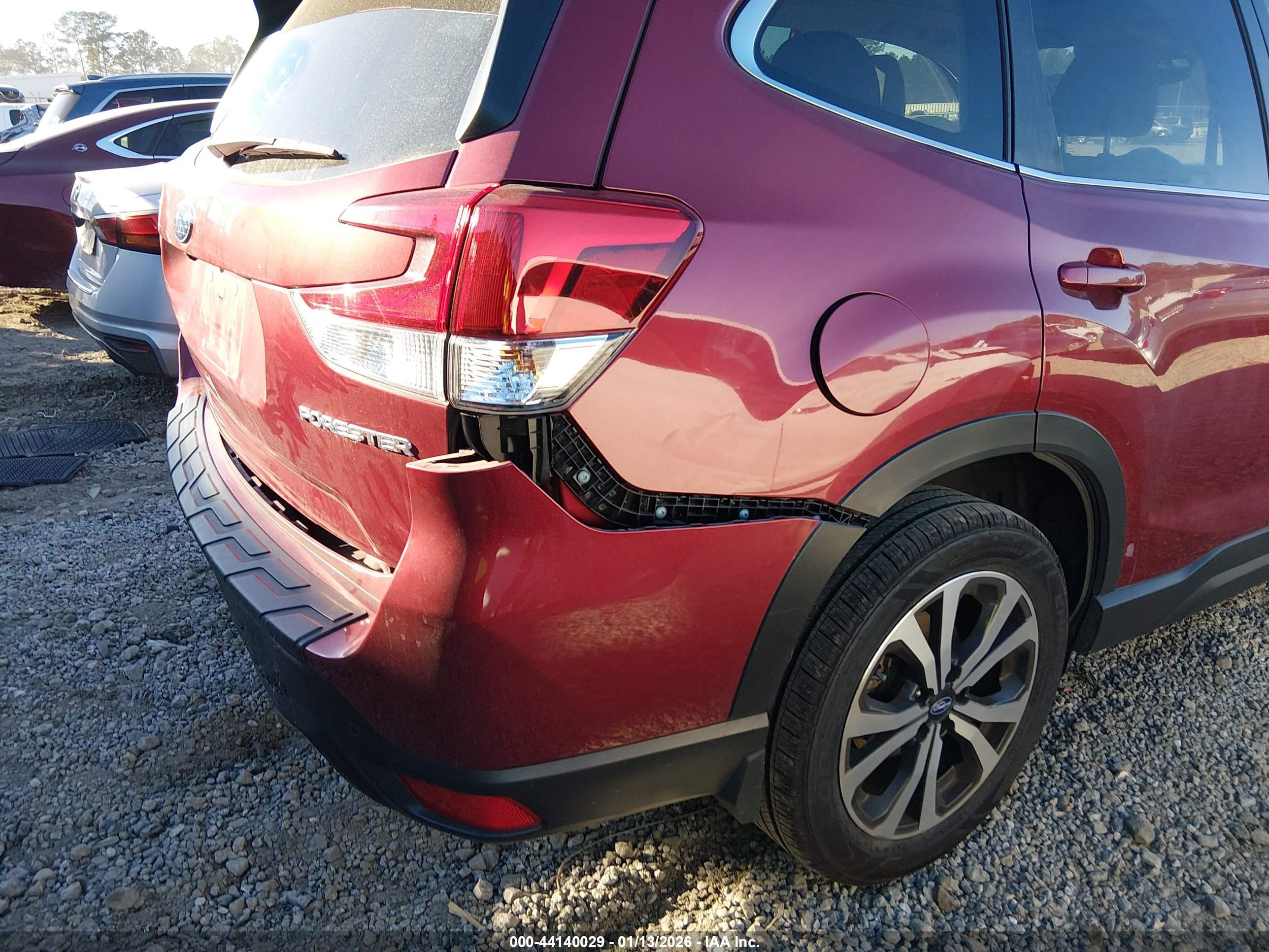 SUBARU FORESTER image 6