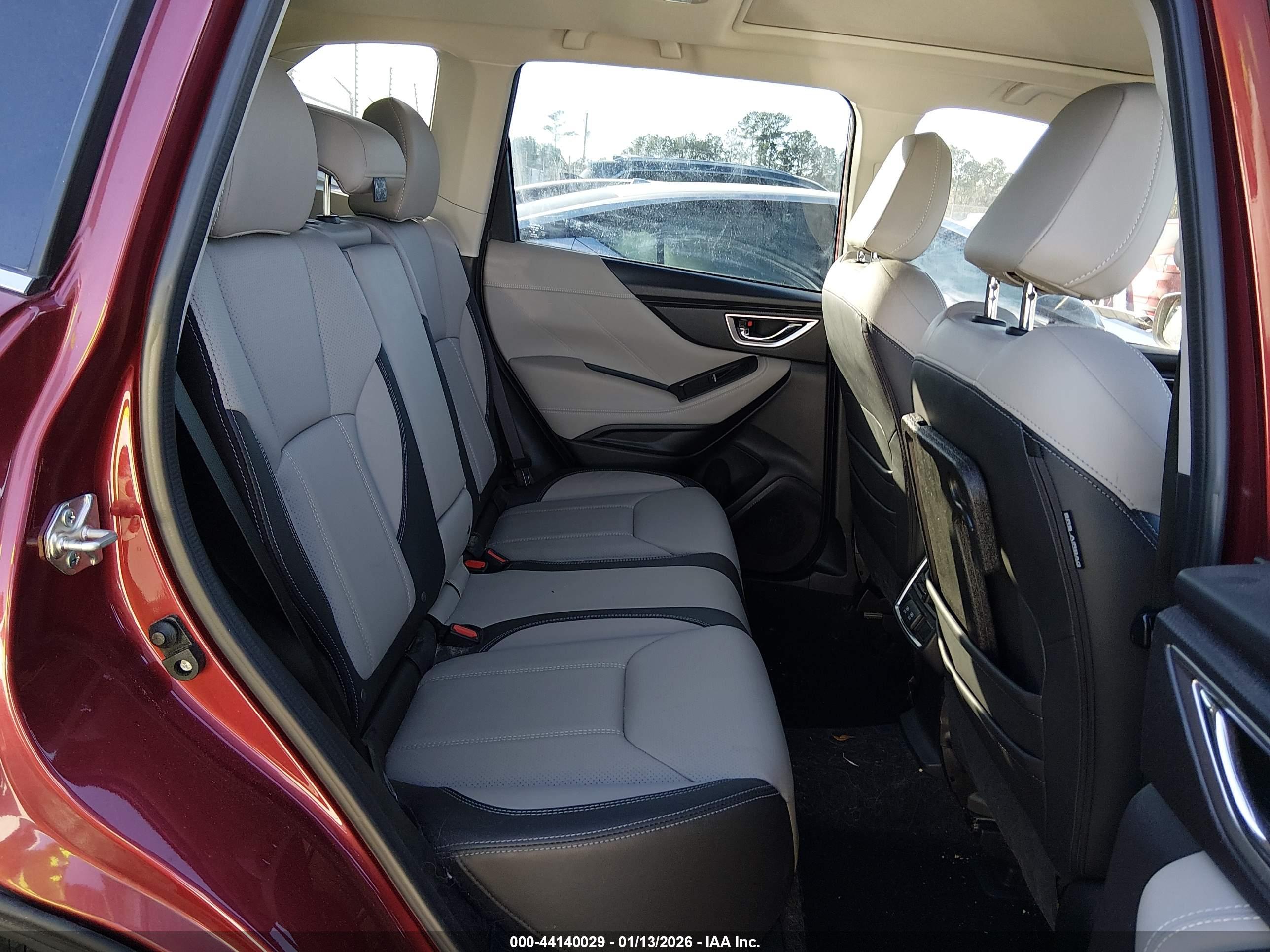 SUBARU FORESTER image 8